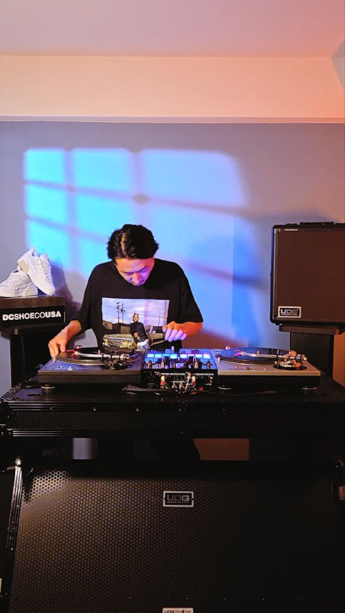 SNOOP DOGGY DOGG / Ain't No Fun
EN VOGUE / Give It Up,Turn It Loose
Performance by DJ THREE
Special Thanks
UDG TOKYO @udg_tokyo
DC Shoes @dcshoes_japan
MPC SQUARE JAPAN @mpc_square_japan
#scratch #fingerclickz
