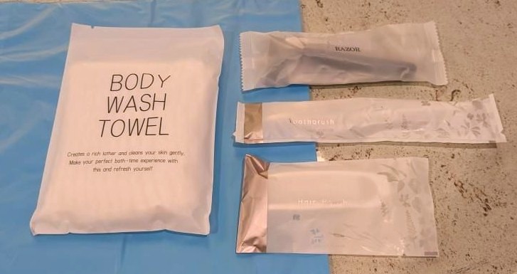 ✨ 男性用アメニティセット ✨
Hostel Osakaでは、快適なご滞在のために厳選した男性用アメニティセットをご用意しております:
🪥 歯ブラシ
💇 ヘアブラシ
🪒 カミソリ
🧖 ボディタオル
できる限り「日本製」にこだわった、品質とお手頃さを兼ね備えたセットです。
ただ今、300円でご利用いただけます!💴
Hostel Osakaでのご滞在に、ぜひご活用ください✨
✨ Essential Comforts✨
Discover our thoughtfully curated men's amenity set, featuring:
🪥 Toothbrush
💇 Hairbrush
🪒 Razor
🧖 Body Towel
With products as much as we can made in Japan, this set combines quality and affordability.
Available now for just 300 yen! 💴
Perfect for your stay at Hostel Osaka✨
======================
Where elegance meets adventure, and every stay feels like home.
📩 contact
contact.hostel-osaka@meishin-group.co.jp
☎ 06-4301-5466
======================
#madeinjapan #民泊 #ホステル #ホステル暮らし #hostel #hostellife #travel #travelawesome #トラベル #大阪旅行 #japan #osaka #오사카온천 #osakajapan #大阪観光 #日本 #온천여행 #トラベルスタイル #トラベルグラマー #バックパッカー #backpacking #ınstatravel #explorepage #explore #ınstagood #amazing #南森町 #梅田