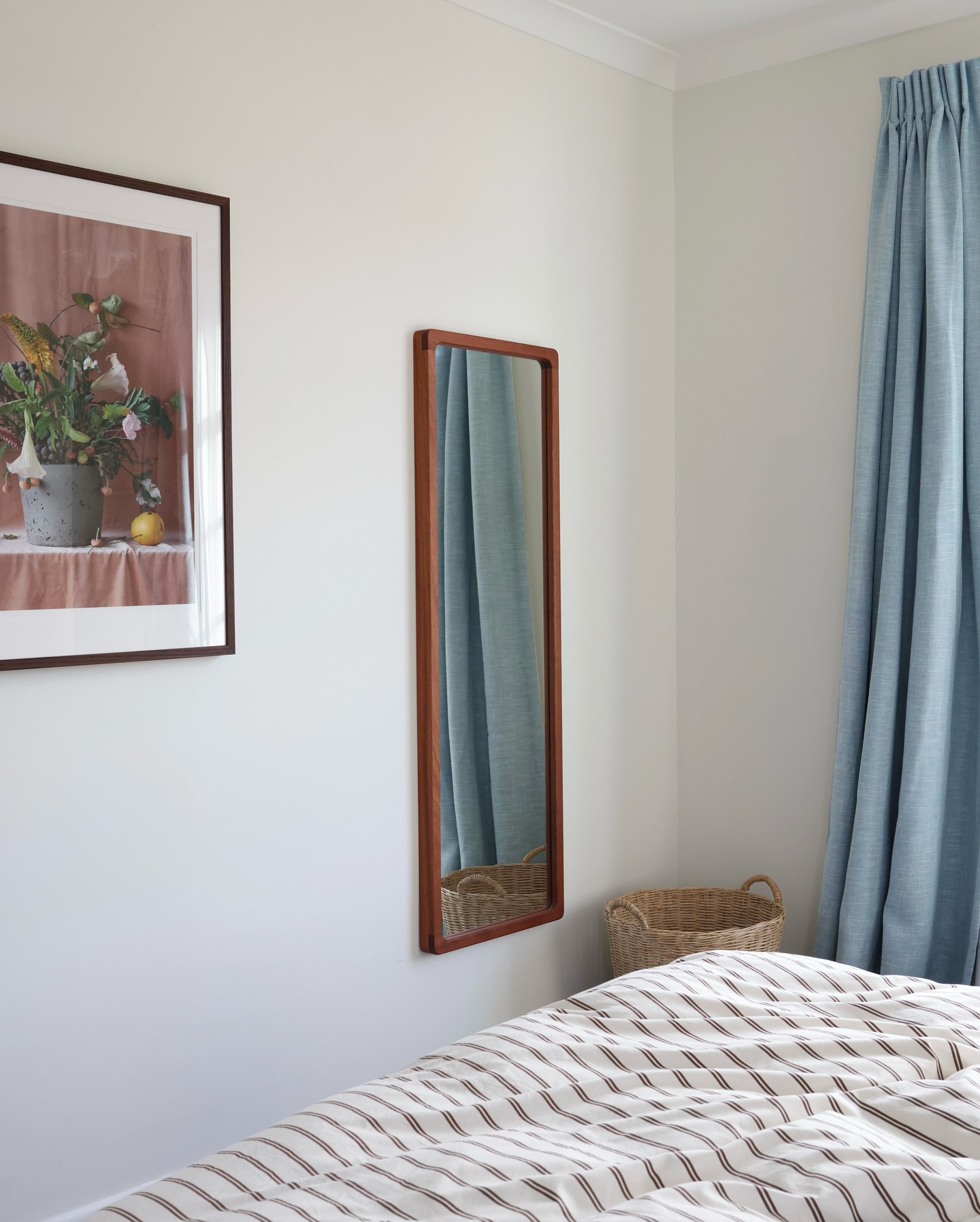 Wednesday is your last chance to order anything from our Classic Mirror range before we put it on hold for a wee while.
These mirrors are available in both Sapele Mahogany and American Ash finishes and are finished using a 0% VOC finish so won’t off gas harmful chemicals into your home.
Each one is handmade by us for you 🤎