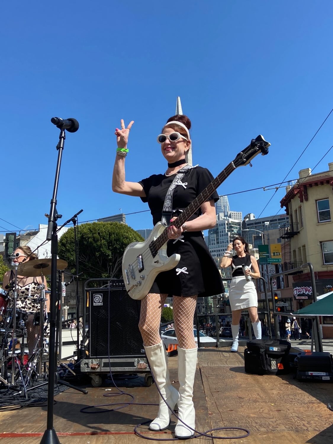 Thanks to @sunset_mercantile_music @kevinnorthband @northbeachfestsf @theminksband @welcomemattmusic for all the #fun over the #weekend! I had a blast playing #bass in the #sanfrancisco #sunshine #rocknroll #bassplayer #festivals