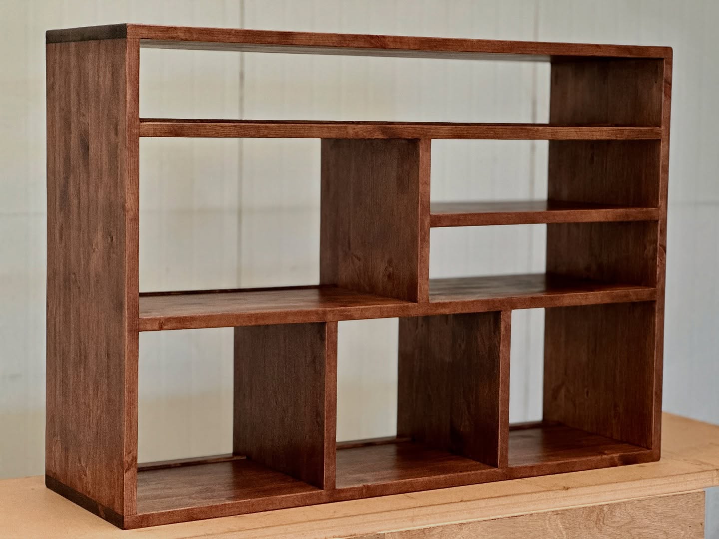 Our Serene+ unit presenting itself beautifully. Finished in Walnut, this solid wood Vinyl Record and HiFi storage unit is built to last. 👌#komodafurniture #solidwoodfurniture #vinyl #hifi #interiordesign