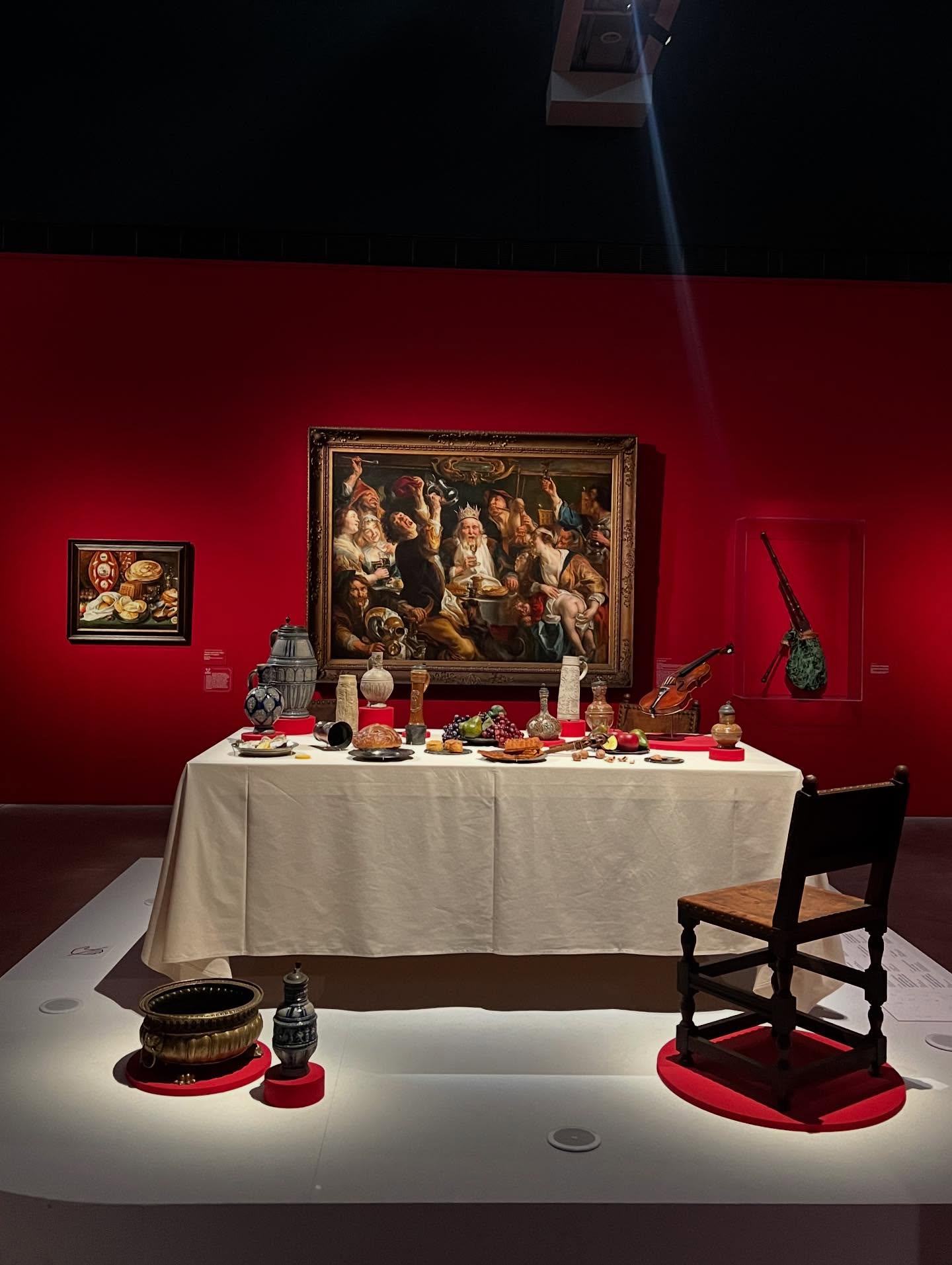 The title “Fêtes et célébrations Flamandes” couldn’t be more fitting; the exhibition @pbalille a true feast
Works by the Brueghels, Rubens, Jordaens, Vrancx, Van Bredael, Teniers the Younger, and many others are united into a celebratory display which unfolds across four evocative themes: from scenes of war and triumph, to urban processions and ceremonial celebrations; from lively kermissen, weddings, and village feasts, to a vibrant finale of courtly and royal festivities.
The immersive scenography, with its giant festival heads (just like those seen in the paintings), historical tableware and instruments, creates a genuine feeling of celebration. It’s equally a beautiful reminder that celebration has always been both a spectacle and necessity; a way to nourish and cherish our shared communities and to toast to the joy of living. Something we perhaps sometimes tend to forget in the rush of life 🥂
On view until September 1st. While you’re there, don’t miss the equally remarkable permanent collection.
#FêtesEtCélébrationsFlamandes #KMSKA #FlemishMasters #Brueghel #Rubens #Jordaens #BaroqueSplendor #StillSoRelevant #ArtAndCelebration #Kermis #OldMasters #MuseumVisit #ArtAcrossTime #tableauxanciens #altemeister #oldmasterpaintings
