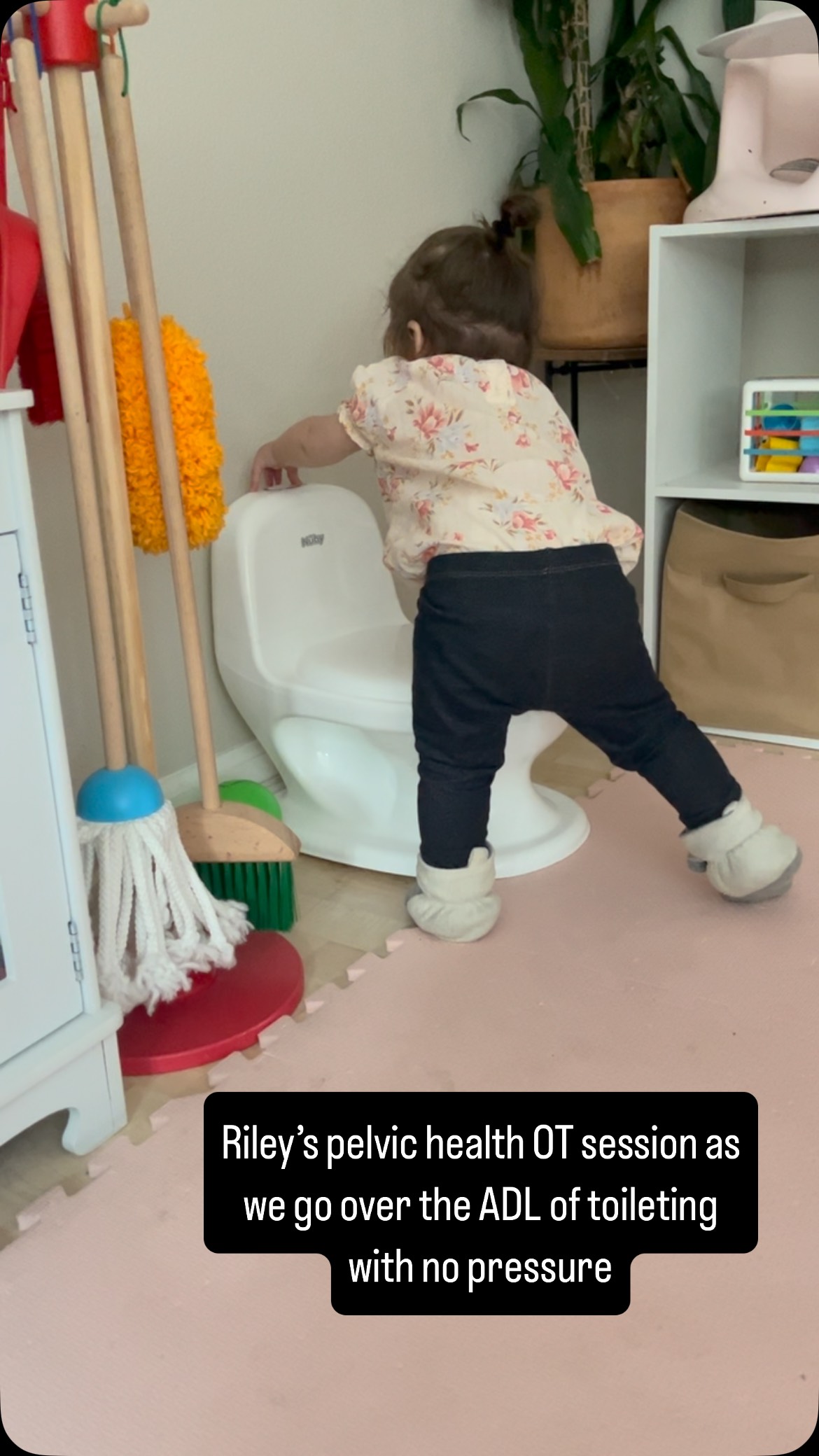 Riley’s OT session when addressing interoception sensory activity: Now that Riley is turning 1 I brought out the tiny toilet Riley will be learning on and having her explore with no pressure. We have discussions around bathroom and she gets to be involved with the process like flushing, sitting on the toilet/ getting off, throw toiler paper, wash hands etc. we read ‘fun’ books around potty training with no pressure just early intervention for awareness of what’s to come in the future.
#occupationaltherapy #pelvicfloortherapy #sensory