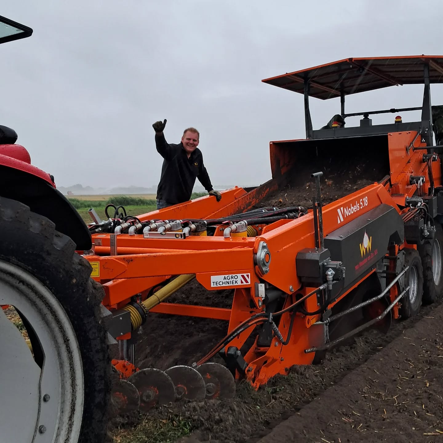 Vandaag was de laatste werkdag van Niels bij ons.
Bedankt voor de zeer prettige jaren dat je bij ons hebt gewerkt. Heel veel succes met je nieuwe uitdaging!👋🌷🪻