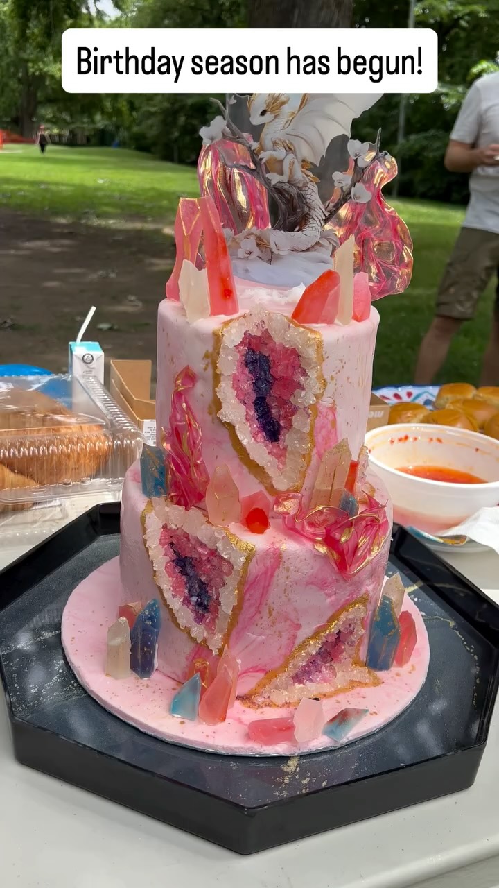 The kids ate toothless the dragon before he made it on top of the cake. Luckily I had a backup lol. These birthday cakes take forever to make, but my kids love them. Cheers to another year!
#dragoncake #your_lifestyle_doctors #gp #doctormom #crystalcandy #geodecake #homemade