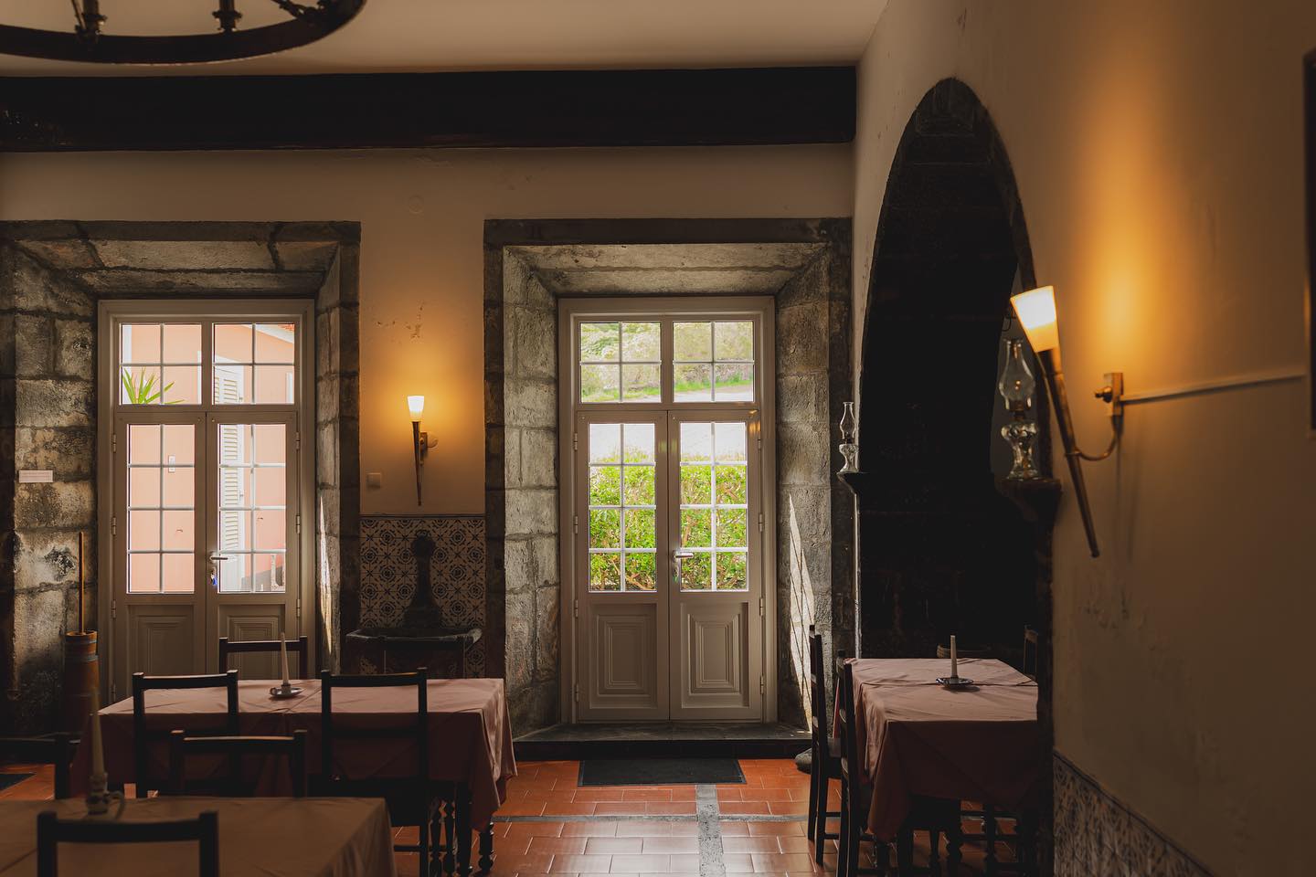Venha sentir a Açorianidade connosco.
Saiba mais em:
www.solardelalem.com
-
Come and experience the Azores with us.
Find out more at:
www.solardelalem.com
#solardelalem #azores #vacations #azoresislands #discoverazores #saomiguel #nature #maia