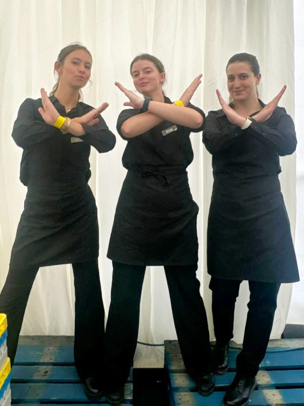 ๐
โโ๏ธ We have the X(enia) Factor! ๐
โโ๏ธ
Just 3/300 of our incredible staff who worked on Saturday! It was a very busy day for racing across the North, with Northumberland Plate Day and York Racecourseโs Summer Music Saturday! ๐