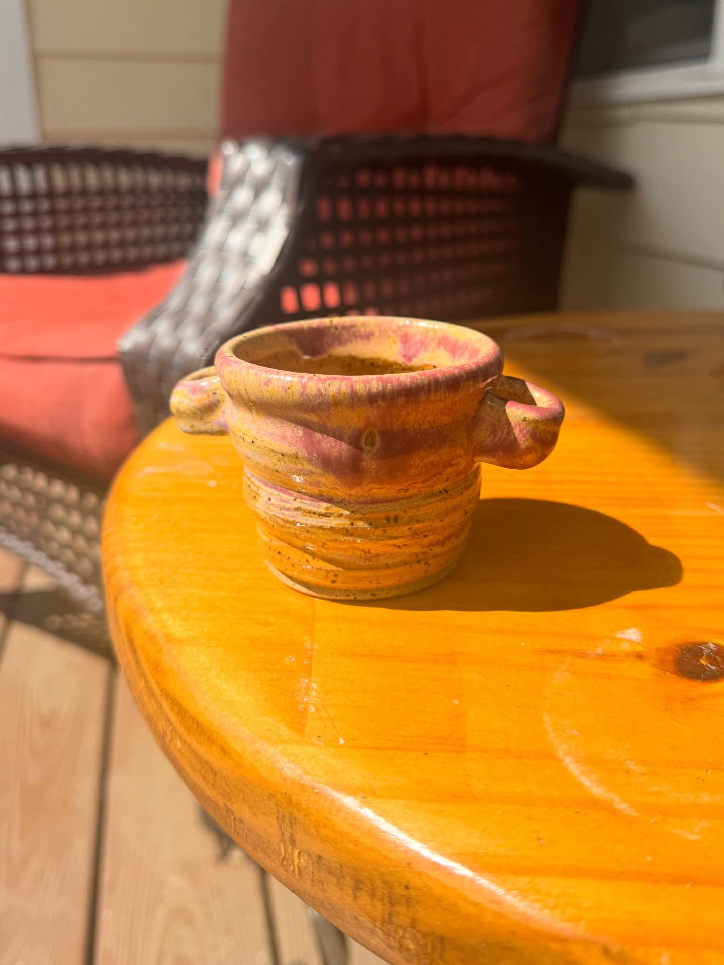 paint cup with horizontal handles for @jamierryan ! I love when my friends have a special request for me to make ๐โโ๏ธ