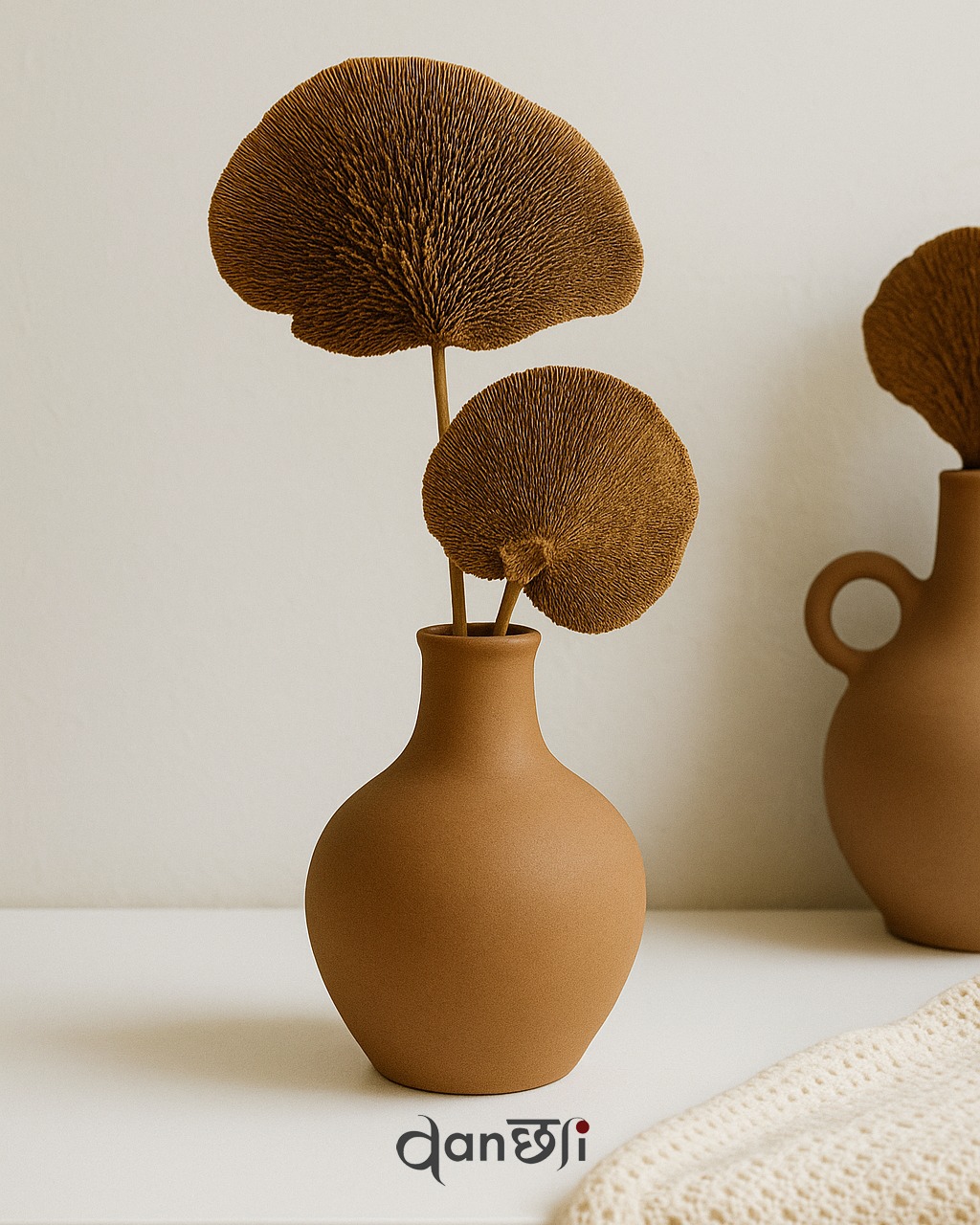 Bring calm to your corners with the quiet beauty of dried sponge stems.
Their natural form, soft tones, and organic texture add instant warmth to any space.
Subtle. Earthy. Effortlessly elegant.
Available now at vanchai.in ✨
#HomeDecor #NaturalVibes #VanchaiStyle#MinimalInteriors #SlowLiving #DecorGoals #WabiSabiDecor #VaseStyling #TerracottaVibes #NaturalElements #DriedFlorals