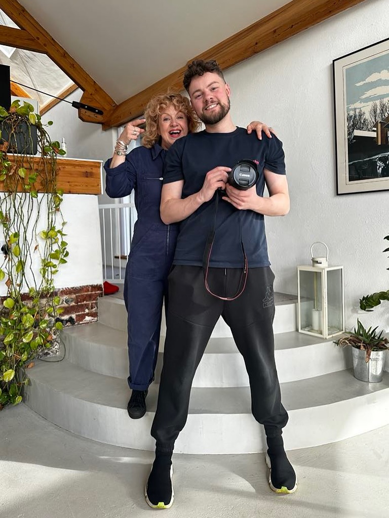 PERSONALITY! 🤩😎 Something I’ve learned in this job is when it comes to building your personal brand; getting your personality across is key! No-one wants to see forced poses and pretending to be something you’re not.
@dawnleapstonecoaching reached out for some new brand imagery and wanted to get across just this. 🙌 Her bubbly personality and mission to break the cycle of seriousness when it comes to coaching... On a personal level, Dawn has really helped me grow in confidence and structure within my own business. I’d highly recommend her coaching to anyone! 🚀
Drop me a message if you’re looking to grow your brand! 📸
P.S - Keep swiping for a bonus picture of the doggos, who also love attending our coaching sessions!! 😂🐶
#personalbranding