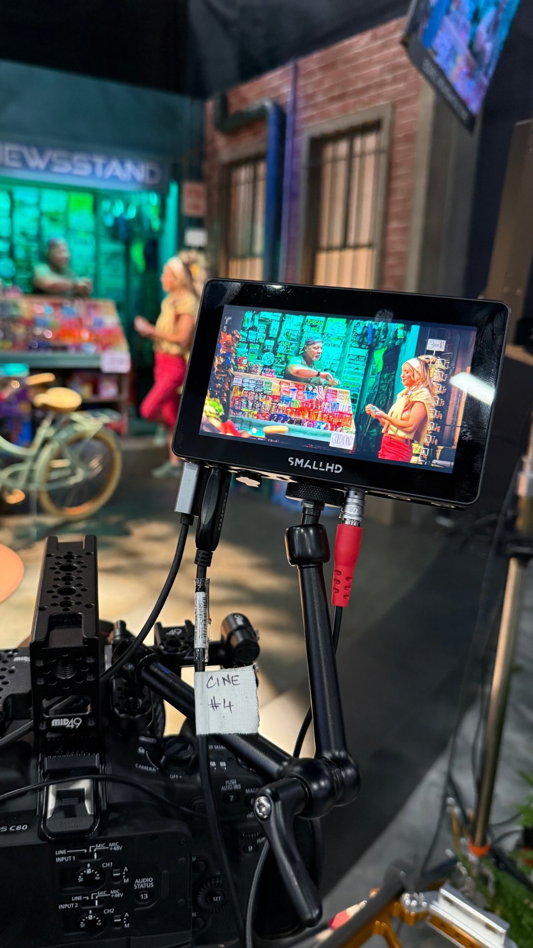 🎥 Un día entré al mundo de los audiovisuales y nunca volví a trabajar de 9 a 5. Cambié la rutina por creatividad ✨, la oficina por locaciones 🌍 y el reloj ⏱️ por la pasión de contar historias 📽️. Esto no es solo trabajo, es un estilo de vida 🎬💡.
#audiovisual #produccionaudiovisual #creadoresdecontenido #videomarketing #freelancelife #camaralover #storytellingvisual #contenidocreativo #videoproduccion #filmmakerlife #cinematografía #reelmakers #trabajoremoto #videographerlife #videosprofesionales #motiongraphics #detrasdelascamaras #grabacionprofesional #produccioncreativa #emprendedorescreativos #contenidodigital #creatividadvisual #cambiodevida #vidafreelance #grabandoando #realizadores #setlife #creadoreslatinos #filmmakinglife #producciónprofesional