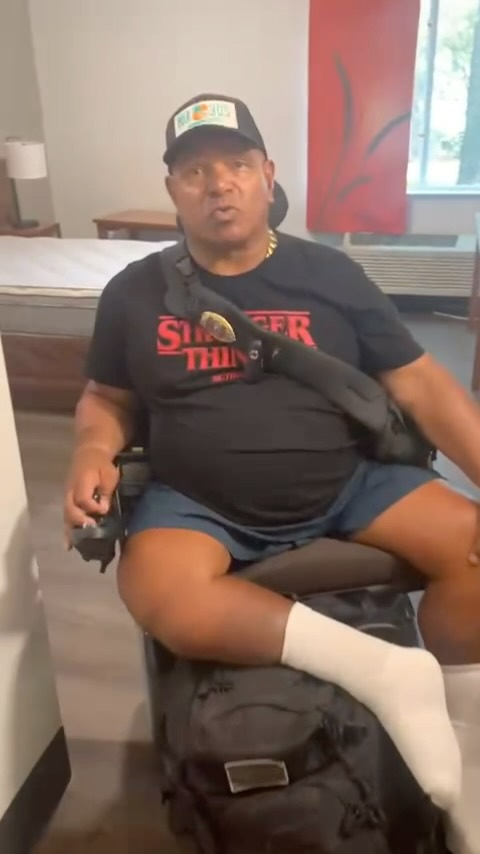 Ismael!
Viejo conocido de Hermanos! Finalmente se dio! Hoy tiene su departamento. Pasó mucha agua bajo el puente y muchos rezos y mucha gente queriendo ayudar y llegamos! Hoy tiene su lugar. Una bendición! Una persona a la vez y lo vamos a lograr! Vamos que se puede!
Grande Ismael
❤️💪❤️💪❤️💪❤️💪❤️
#homeless #endinghomelessness #hermanosdelacalle #housingfirst #invisiblepeople #miami