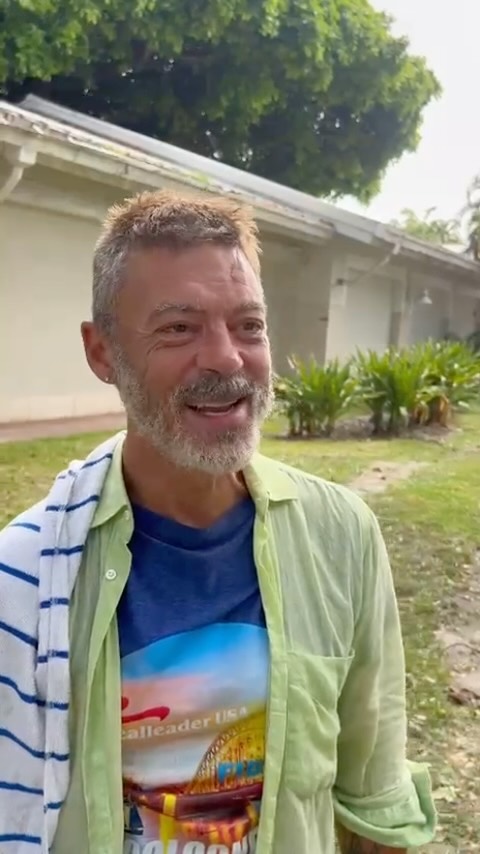 And Anthony goes home!
A heartwarming day as we helped Anthony Billard return to Hartford, Connecticut! Anthony has faced immense hardship that led to 8 months of homelessness in Miami. Through dedication and open hearts, we reconnected him with his family, who welcomed him home after two weeks of heartfelt conversations. This is more than a relocation; it’s a new beginning filled with hope and healing.
It’s the Love Revolution!
One heart at a time!
Vamos que se puede!
💪❤️💪❤️💪❤️💪
#homeless #endinghomelessness #hermanosdelacalle #invisiblepeople #miami