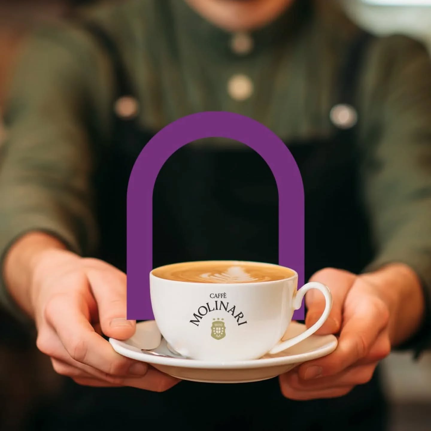 Élvezd a cappuccinódat: a tej és a molinarikave.hu művészi harmóniáját. ☕️