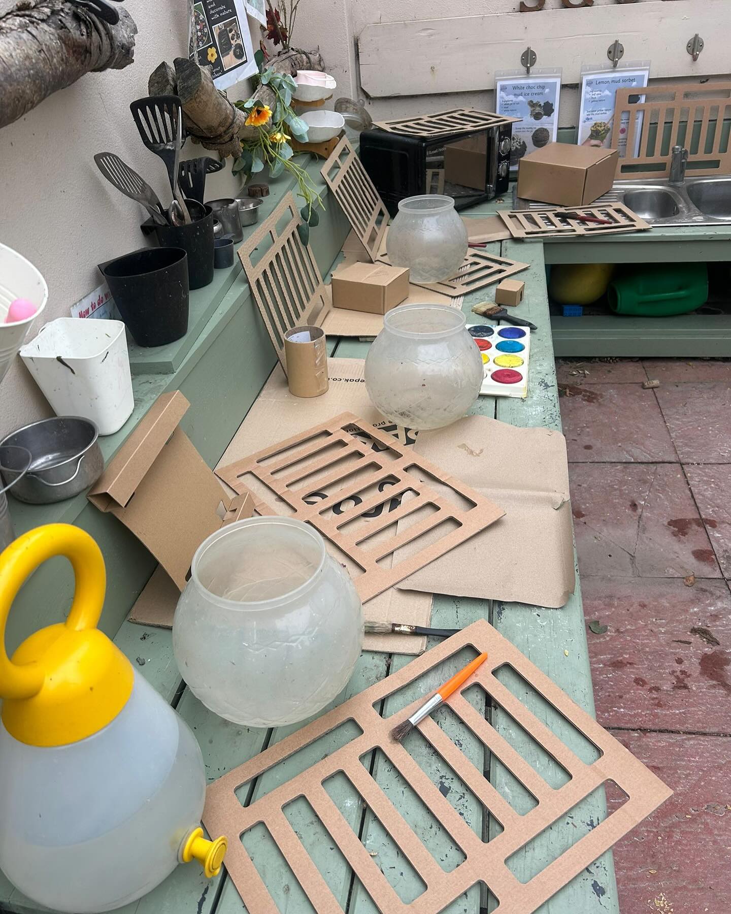 A beautiful invitation to play was set by Karen for all ages to enjoy. Allowing children to interpret the materials themselves encourages creativity, social skills development, cognitive growth, and deeper engagement in learning. By providing a structured yet open-ended setup, these invitations allow children to explore, experiment, and direct their own play, fostering independence and a love for learning. #westbridgford #independent #nursery #est1988 #thewhitehousedaynursery #underfundedchildcare #earlyyearseducation  #openendedplay #earlyyears #play #curiosity #letthemplay #outdoors  #ndna #learningthroughplay #milliesmark #birthtofivematters #earlyyearsoutdoors #milliesmark  #2025 #july  #keepingchildrensafe 
#aweandwonder #summer