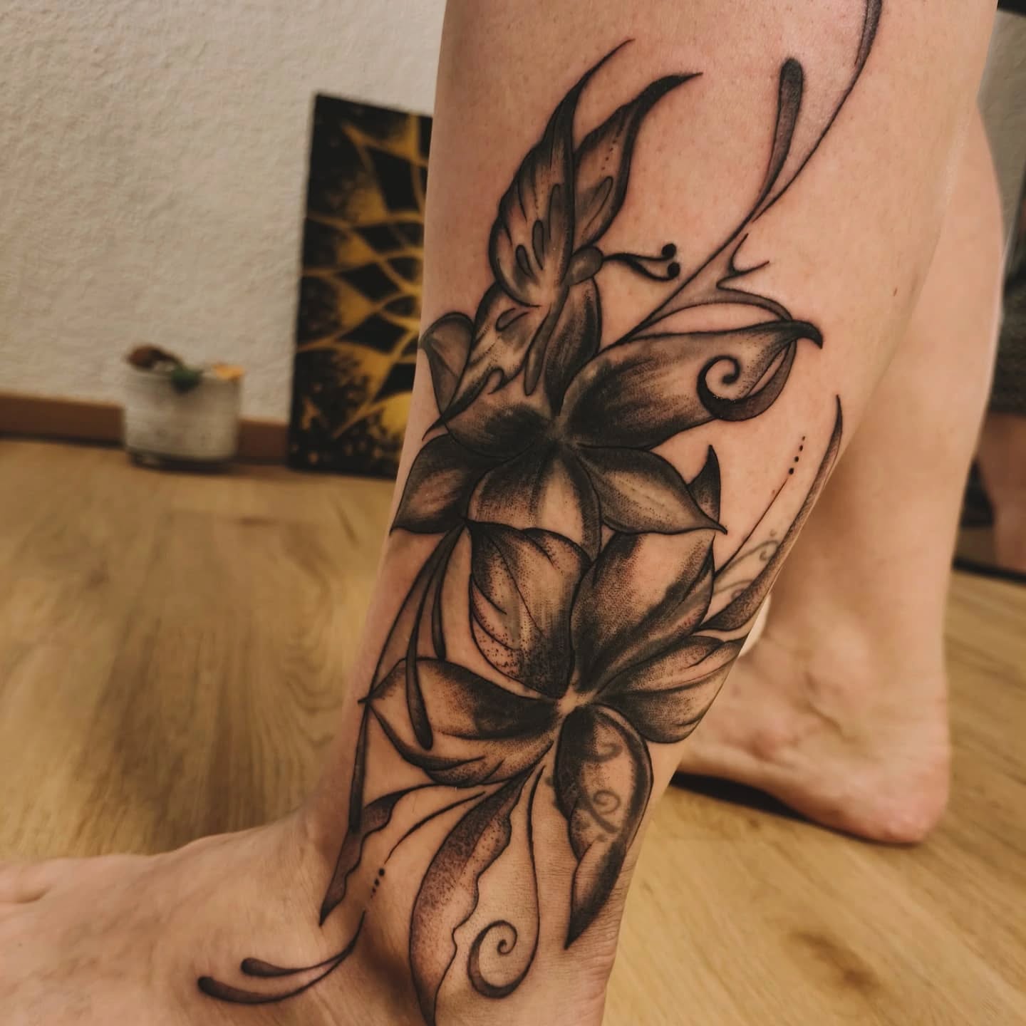 Coverup Tattoo für eine unglaublich starke Seele ✨🔥✨
So wie ein Phoenix hat sich diese Frau komplett rekonstruiert und Ihr wahres selbst wieder kennengelernt ✨✨
Danke durfte ich deine Geschichte neu auf deine Haut zeichnen, die alte Version gehen lassen und die neue verankern ✨❤️✨
In Liebe
Amandine
#coveruptattoo #spiritualtattoo #symbolictattoo #femininepower