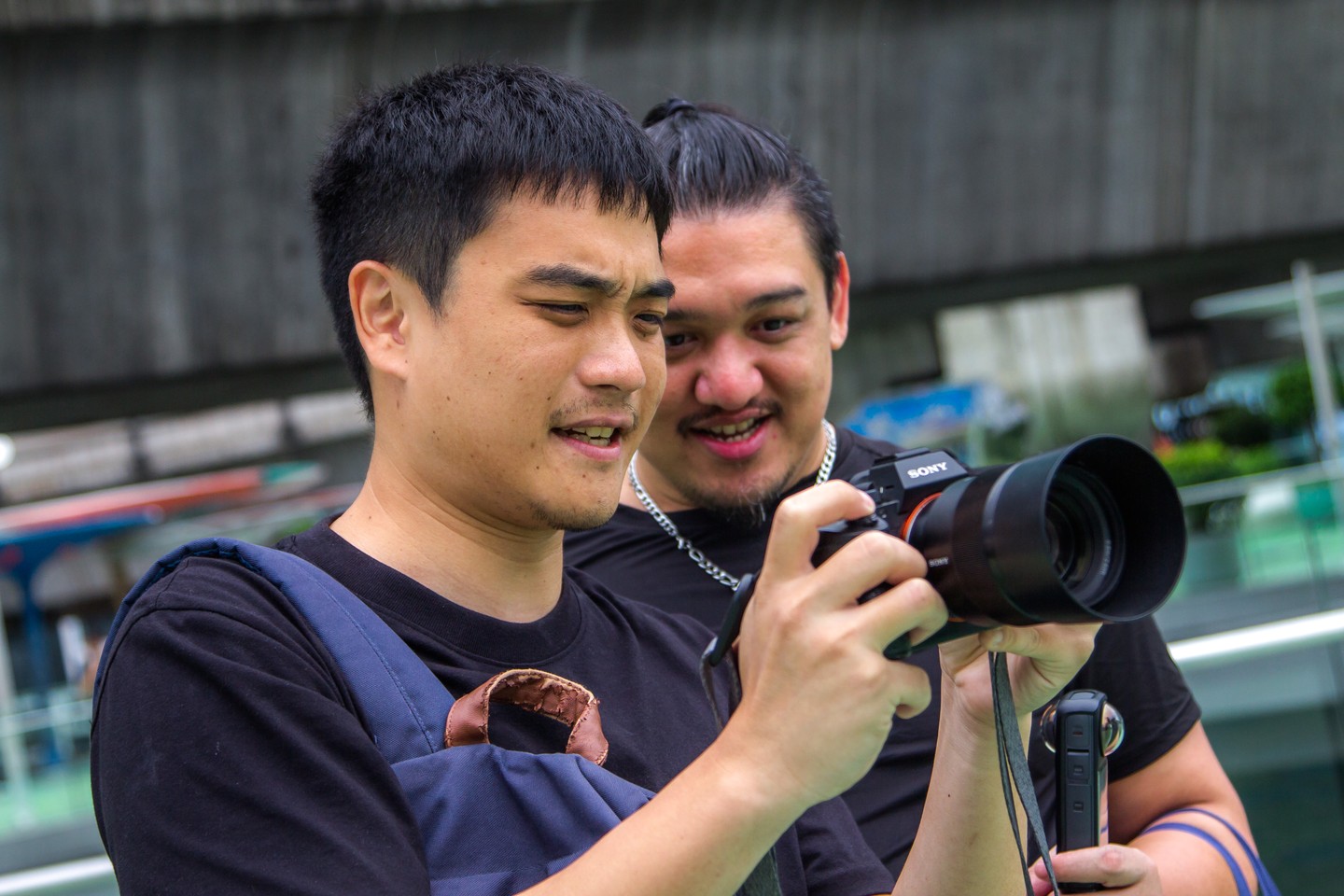 Join us for a photography walking tour in Bangkok and learn how to tell powerful stories through your images! 🥰✨ Our guides will help you find the best visual narratives. Don’t miss out on this amazing opportunity! 📅 Book your tour today! Link in bio. #PhotographyTour #Bangkok #Storytelling #VisualArt #ExploreWithUs #TravelPhotography #CaptureTheMoment #Inspiration