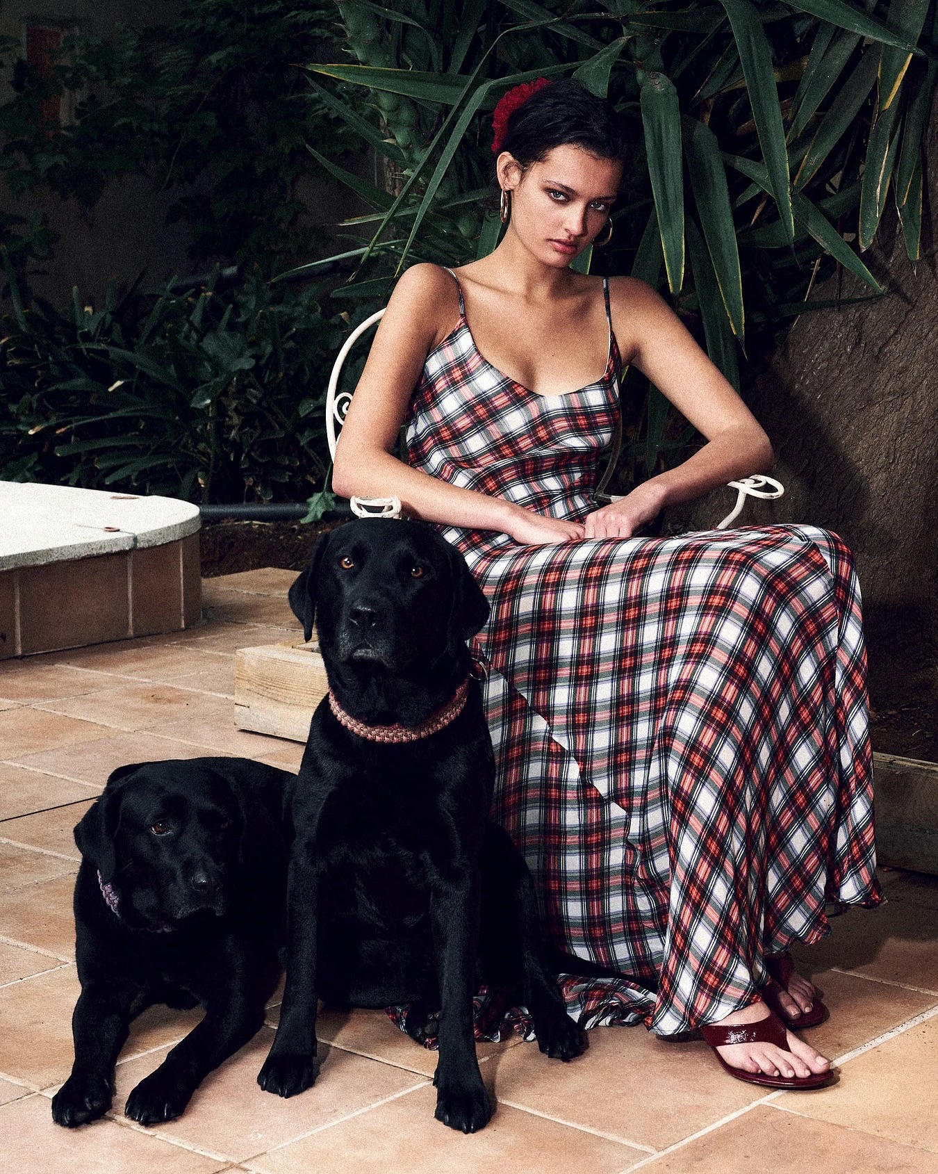 Designed to stand out. Digitally printed tartan, soft yet structured fabric, and clean tailoring come together for a bold, elegant finish ❤️🖤🤍