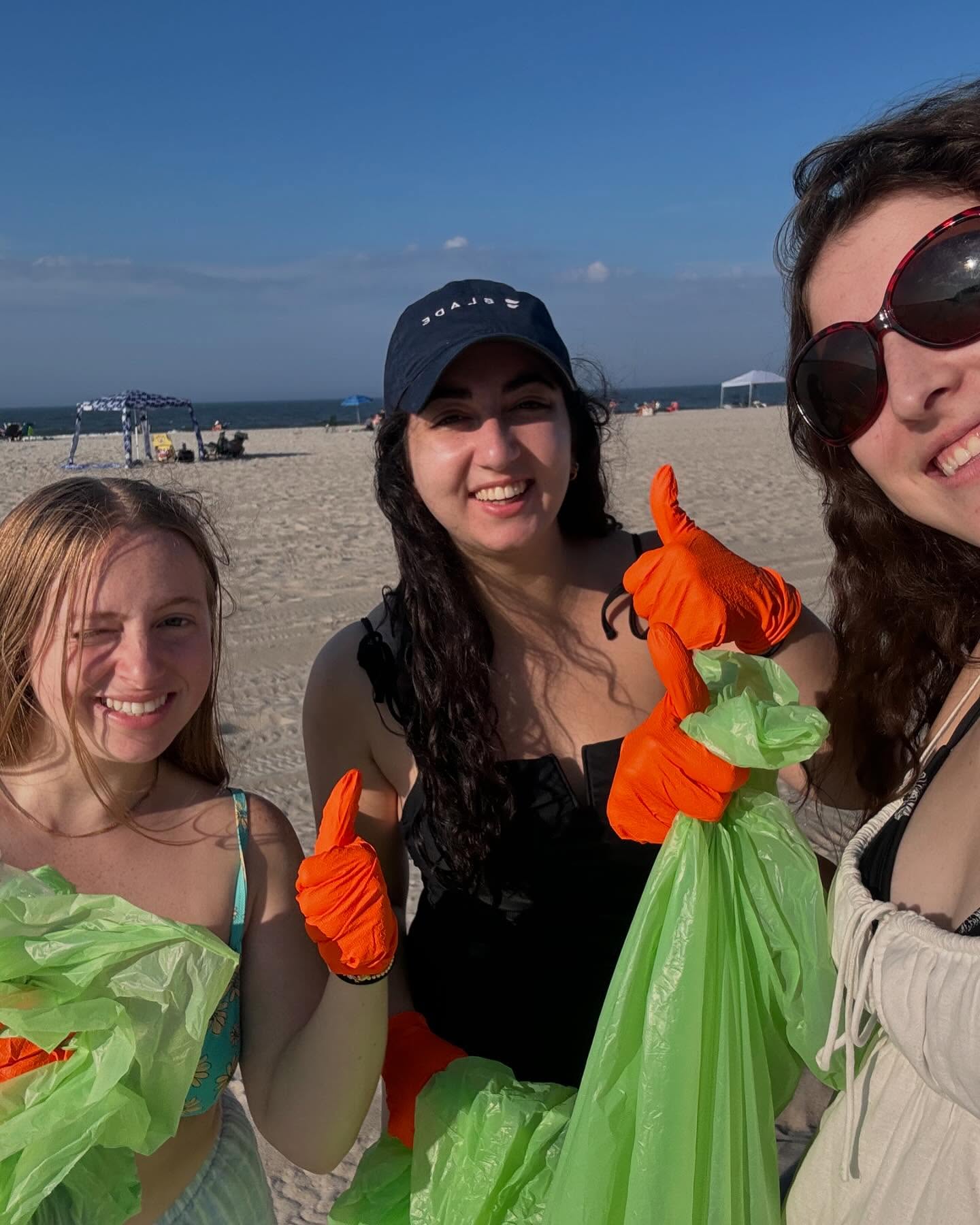 Beach days are better with clean beaches! #beachcleanup #skinsafety #enviornmentalism