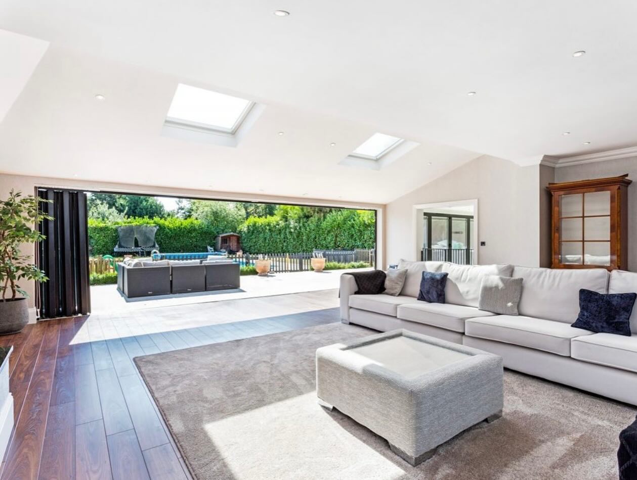 When carrying out the construction of this home the brief was to connect the inside of the home with this beautiful landscaped garden and pool.