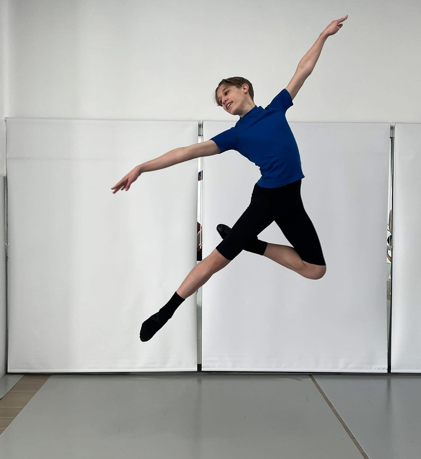 #luciesaronovamemorialaward 2025
Oscar is representing NSW in the Gold Lucie Saronova Memorial Award.
Oscar trains at Alegria Dance Studios
⭐️ For the first time ever, our Gold candidates will present a contemporary solo. Dancers can select from four specially commissioned solos.
#cecchettiballetaustralia #cecchettiballet