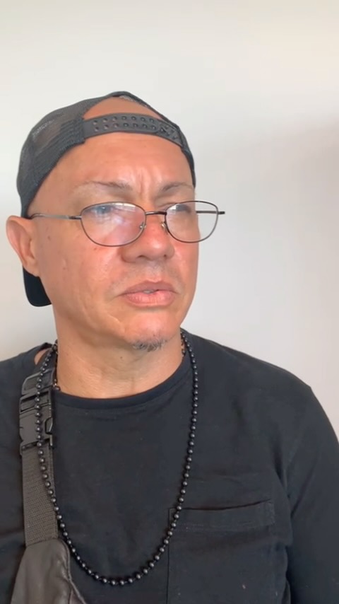 Carlos!
Estás en la calle? Podes trabajar? Ok, ya no estás en la calle entonces! Te esperan con trabajo y alojamiento! Así es! Gracias a empresas que quieren ayudar, hay muchos hermanos que salen directo a trabajar! Y eso es muy bueno! Vamos se puede! Es la Revolución del Amor!
Y eso es Hermanos de la Calle!
💪❤️💪❤️💪❤️💪❤️💪
#homeless #endinghomelessness #hermanosdelacalle #housingfirst #invisiblepeople #miami