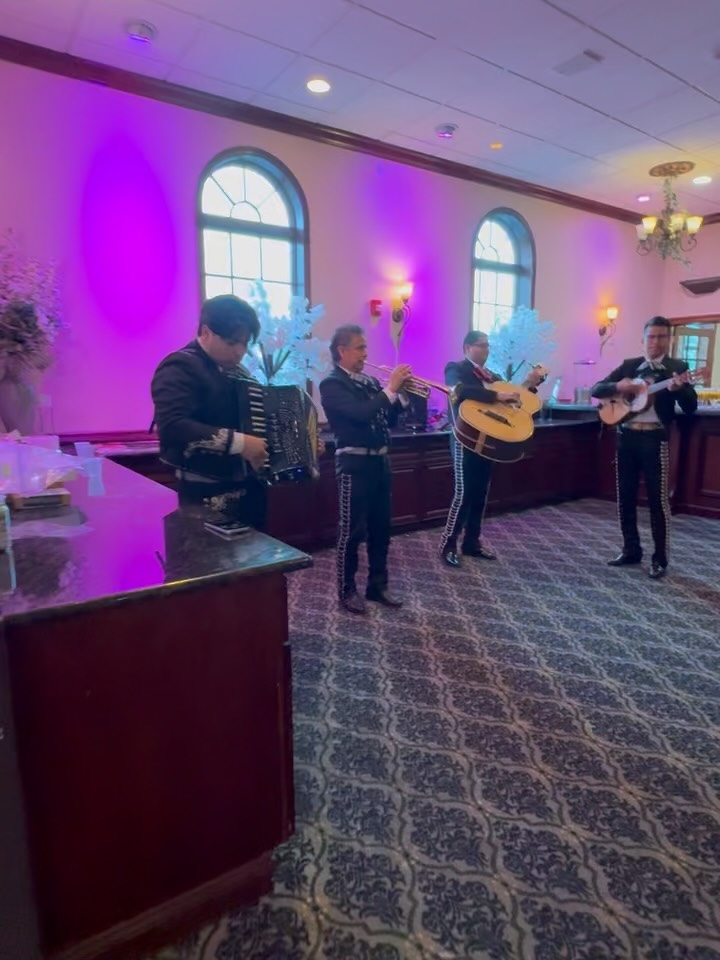 Brought the vibes for Jay and Jasmin’s fusion Indian-Mexican wedding! Watch how we blended two cultures seamlessly through music and entertainment!
#djs #dj #music #djlife #party #hiphop #indiandj #bollywood #dance #djing #bollywooddj #njdjs #weddingdj #indianwedding #weddingreception #indianweddingdj #dreamwedding #destinationwedding #destinationweddingdj #indiandestinationweddingdj #southasianwedding #desiwedding #desidj #fusionwedding #transitions