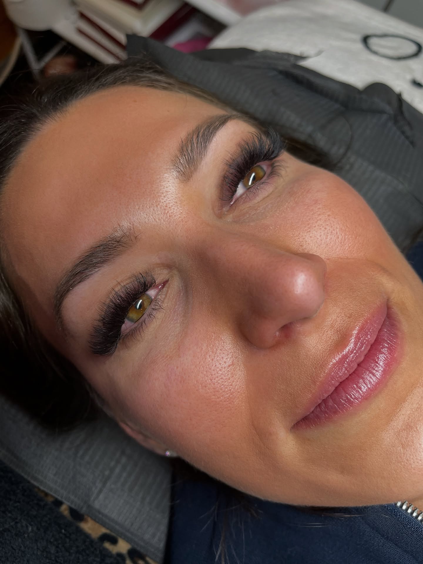 ⸻
✨ Bold Brows. Flawless Lashes. Unstoppable Confidence. ✨
When your lashes do the talking, all you have to do is blink.
📍EverLash Studio | DM to book your glam time 💖 #lashgoals
#lashes #lashextensions #volumelashes #megavolume #beautifullashes❤️ #lashboss #masterlashartist #beauty #flawless #booknow #scottsdalelashes #arizonalashes #boldandbeautiful #lashlife #lashqueen #browsonpoint