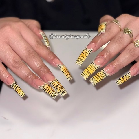 📍NEW CITY, SAME BAD B*TCH ENERGY 💅✨
Fairfax, VA — starting October 2025, y’all just got a whole lot more glamorous 😘
I’m Jazzmin Baez — LA-raised, Fairfax-bound ✈️ Bringing my signature custom nail artistry to the DMV — from bold bougie claws to soft luxe sets, I don’t do basic.
💎 Now accepting October bookings
💋 Come get nailed by the best.
📲 Book now: https://calendly.com/beautyjazzynails/60min
Link in bio: https://www.beautyjazzynails.com/
#JazzedByJazzmin #DMVNails #FairfaxNailTech #CustomNails #LuxuryNails #NailGameStrong #NailBoss