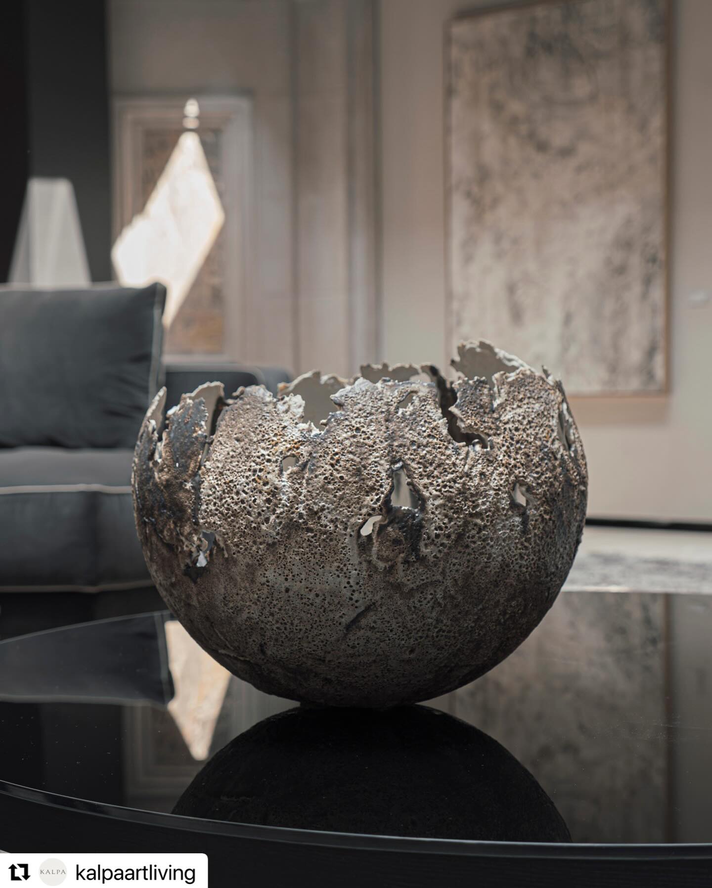 #Repost @kalpaartliving
・・・
Welcoming in KALPA new ceramic artworks by Kate Windibank. The artist’s ceramic practice revolves around an exploration of form and surface encompassing fragmentation and natural processes, inspired by the work of Louise Bourgeois, Barbara Hepworth, Koike Shoko and Yasuhisa Kohyama.
Drawing inspiration from the organic forms and textures of Nature, her research tackles issues like geological formation and erosion to suggest the impact of time in human experience and identity. Each fragment is carefully considered to find the most intriguing sense of balance and contrast, strength and fragility.
Here, beautifully exhibited in the refined spaces of Palazzo Molteni in Milan.
@firedthings
@molteniandc
#rawbeauty
#quietluxury
#rawbeauty
#authenticluxury
#naturedesign
#imperfection
#kalpa
#kalpaartliving
#livingwithart
#volterra
#tuscany
#timelessbeauty
#artconsultancy
#artgallery
#mastery
#soul
#brafa
#tefaf
#sculpture
#ceramicsculpture
#ceramics
#ceramicart
#masterpiece