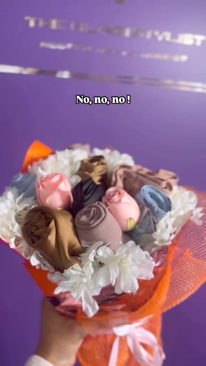 Forget the flowers! These hijab bouquets are where it’s at. 🧕🏻💐✨
#hijab #giftideas #reels #forher #fyp #modestfashion #hijabi #ootd #modesty #hijabtutorial #hijabinspiration