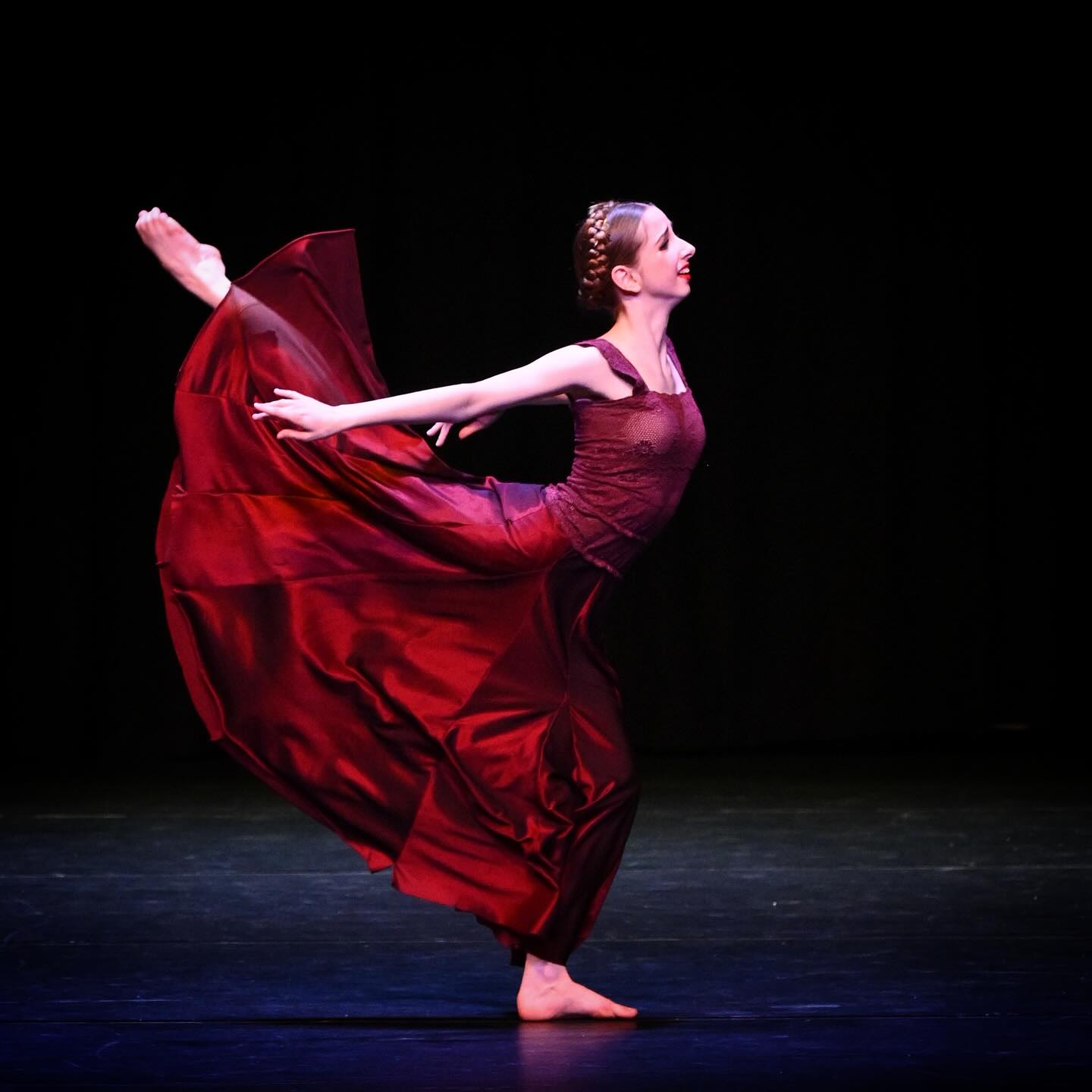 #luciesaronovamemorialaward
Lillian is representing SA in the Silver Lucie Saronova Memorial Award.
Lillian trains @barbarajaynedance
🩰 Past winners have gone on to join some of the world’s top ballet companies.
#cecchettiballetaustralia #cecchettiballet