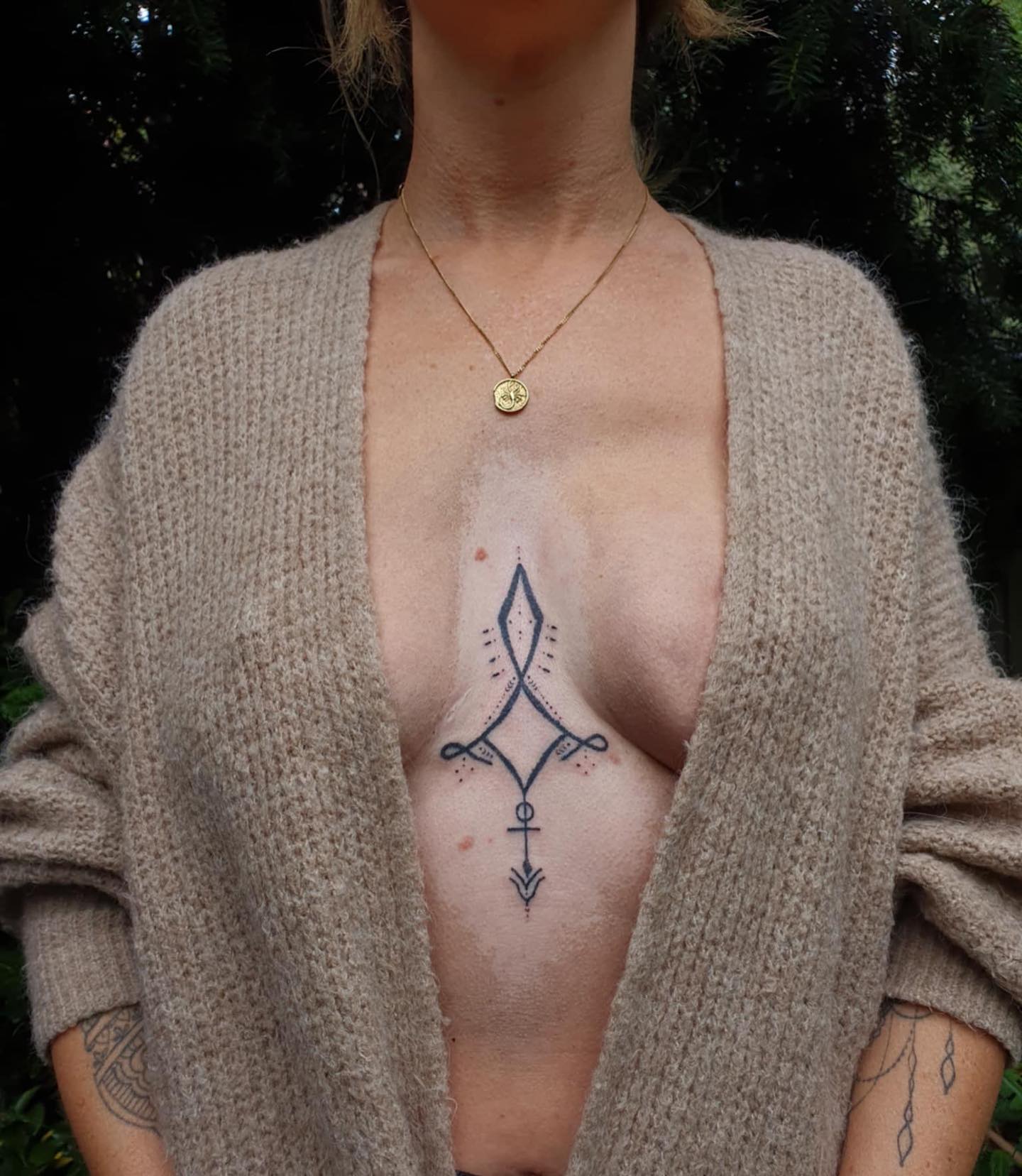 Join Ousar — Nomadic Artist, Sacred Plant Ceremony Holder, Sekhem Teacher, Earthkeeper — for an honouring of the body through the ritual that is Hand Poke! ✨🌿
For Ousar, Hand Poke Tattooing was a core craft within their Indian & Pakistani heritage. A medicine mainly offered by the elder women of the village; tattoo was often connected to Rites of fertility, connection to tribe and land, honouring the various cycles of womanhood and adorning the body in symbols of both beauty and protection. The placement of the markings hold deep significance as they can activate the meridians of energy and chakra points that they are placed upon or around.
Ousar works with modern Hand Poking tools, inks (Organic pigment, non-heavy metal), natural and vegan skin care and biodegradable supplies for the tattoo process. This way of receiving a marking is deeply Meditative, both of you journeying together into a space of trance and flow, the sacred space created around holding a field of unconditional love, acceptance, celebration and safety. Honouring the body for the temple that it is, bringing prayer and intention to life through this ritual of ink and blood, body and spirit.
They will be offering both a range of flash designs - pre-drawn and available to choose from at Medicine Woman. Existing designs can also be viewed on their Instagram page @ the.body.as.sacred
For those wishing to receive a Custom/Channelled piece, this must be booked in advance to allow time to co-create and finalise the design before the festival. You can get in contact directly via Instagram or WhatsApp 07597140597 to enquire about this process.
‘It will be a deep joy and honour to welcome you in for these ceremonies. All Genders & Bodies are welcome in my space, especially my fellow Queer, Trans & Gender Non-Conforming Folk. All of You is Celebrated Here. Big Love family; Ousar. (He / They) 》The Body As Sacred《’
We’re honoured to have Ousar bringing sacred ritual hand poke to Medicine Woman! ✨🌿
#medicinewoman #devon #gathering #handpoke #sacred #rooted #medicinewomangathering #beautyway #remembering #deepmedicine #ritualtattoo