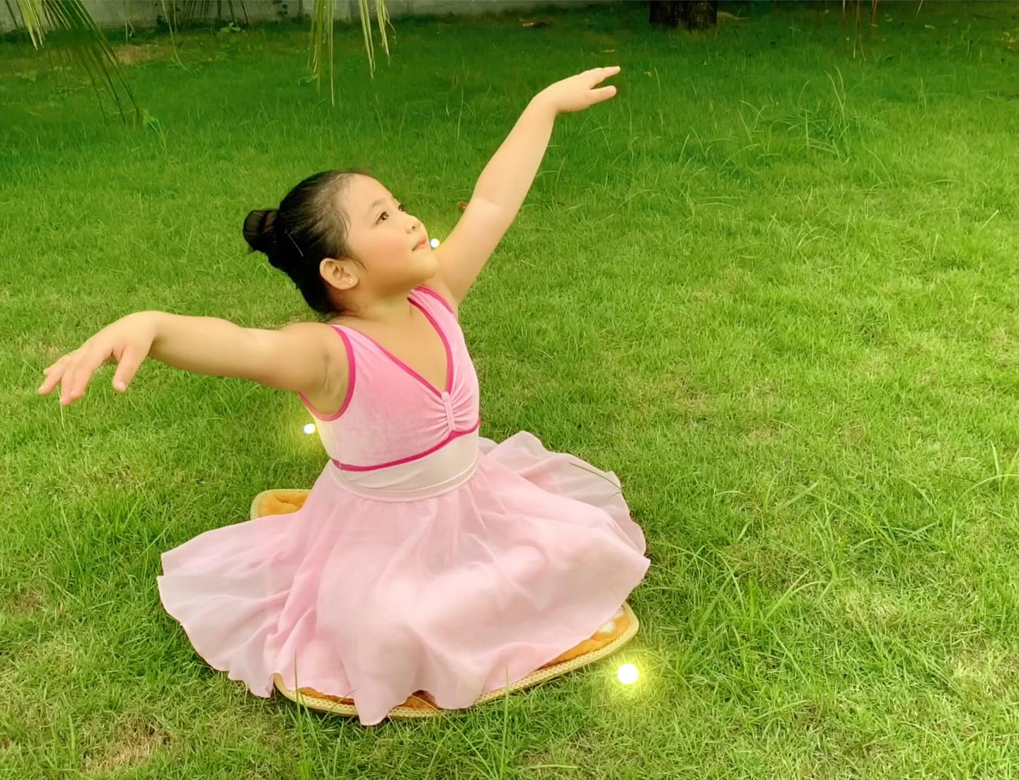 Did you know, you can find Cecchetti Ballet Australia trained teachers in New Zealand, Malaysia, Taiwan, The Philippines & of course Australia?
This beautiful student is from @malolosballetschool 🇵🇭 #cecchettiphilippines
Visit our website to find a Cecchetti Ballet teacher near you!
#cecchettiballetaustralia
#cecchettimalaysia #cecchettinz #cecchettitaiwan