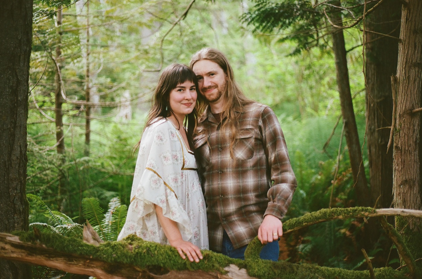 Ahhhhh couldn’t wait to share these film photos from a post wedding shoot with these two incredible humans. No editing, all in camera! Eagerly awaiting the 16mm video scans to hit my inbox! #portra400 #filmphotography
