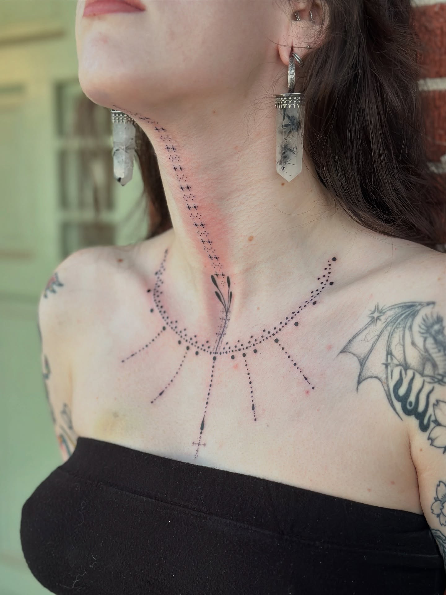Ornamental neck and collarbone tattoo! Booking July & August @silverdoor___ Dm or head to my bio to book π«Άπ»ππ·
.
.
.
.
#ornamentaltattoo #austintattoo #austintattooartist #ornamentaltattoos #atxtattoo