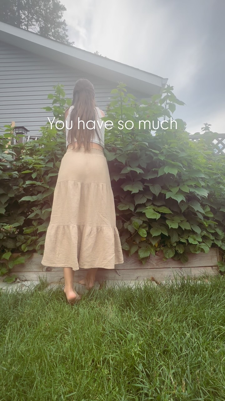 You have so much
But are always hungry for more
Stop looking at everything you don’t have
and look around at everything you do
-Rupi Kaur
#rasberry #rupi #kaur #poetry #blooming #summer2025 #wildmotherhood #yogainstructor #garden #nature #yogagirl #love #season