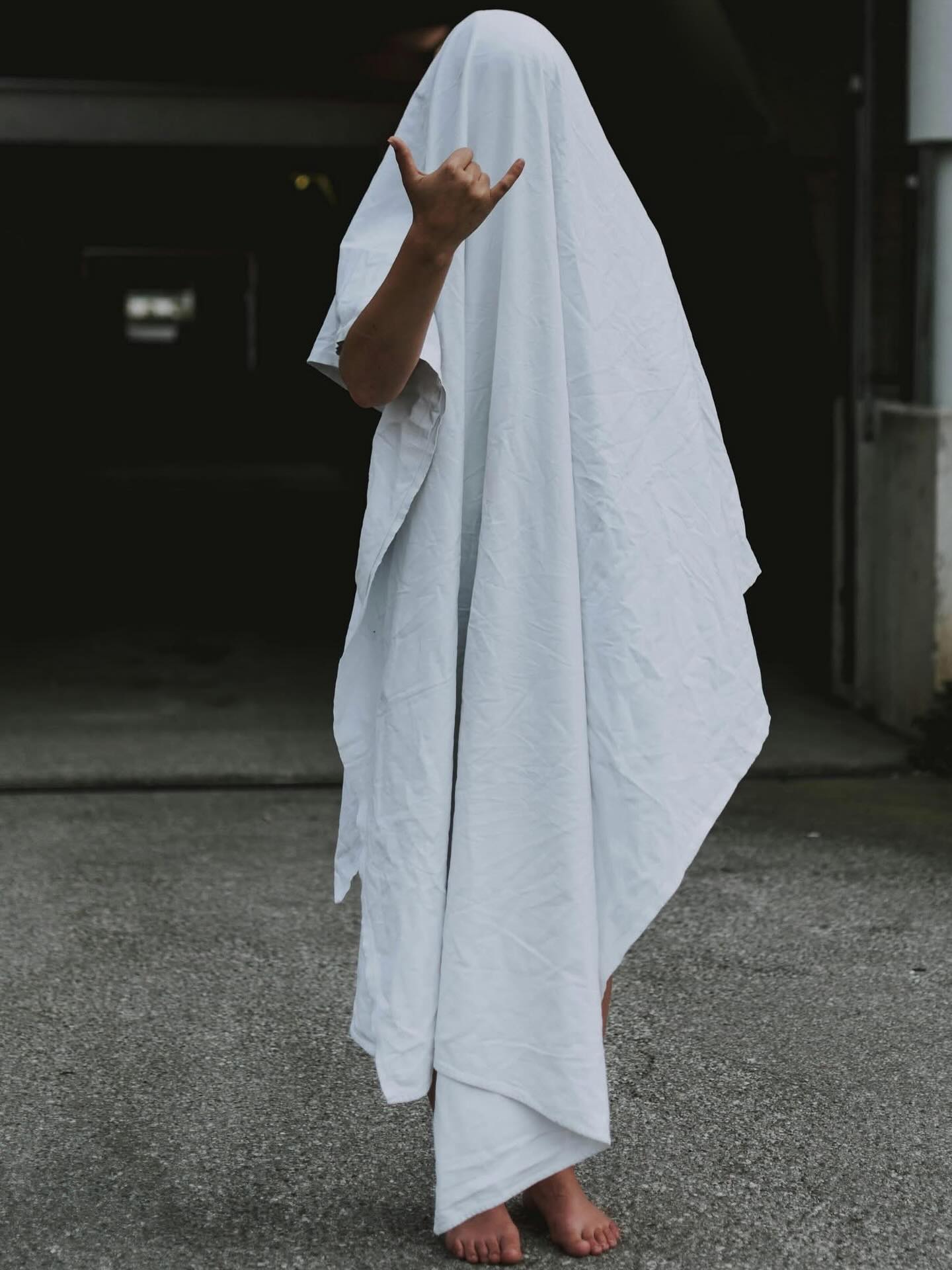 Happy Medium: Meet Sonita Singh, Hollywood’s Go-To Psychic Guide
Ever get that feeling you’re being watched? Or that there’s something bigger going on behind the scenes of your everyday chaos? Sonita Singh knows there is – and she’s got a front-row seat to the other side. She’s one of Australia’s most sought-after psychic mediums, a script consultant, and, if you ask her three kids, a “real-life Buffy.” (They’re quick to tidy their rooms when she tells them to, just quietly.)
https://www.younorthernbeaches.com.au/post/happy-medium-meet-sonita-singh-hollywood-s-psychic-guide
#PsychicMedium #HollywoodPsychic #NorthernBeaches #SpiritGuides #IntuitiveLiving #SoulGuidance #EnergyHealing #SpiritualAwakening #ConsciousLiving #YouNorthernBeaches #HollywoodSpiritual #ScriptConsultant #PsychicLife #SupernaturalStories #SpiritualMentor #MindBodySpirit #CreativeGuidance #SpiritConnection #InnerGuidance #SoulAlignment #TrustYourIntuition #ModernMystic #EverydayMagic #LiveYourLight #SpiritualCommunity #IntuitiveWomen #DivineGuidance #HealingWithSpirit #energyclearing