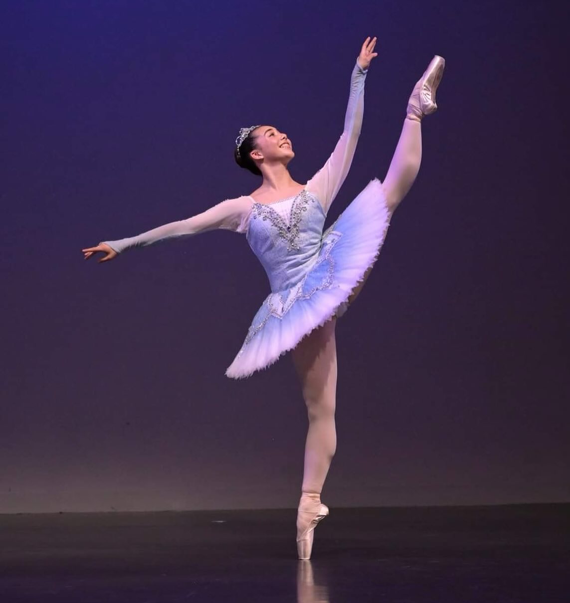 #luciesaronovamemorialaward
Misa is representing VIC in the Gold Lucie Saronova Memorial Award.
Misa trains @vcasecondaryschool
🎟️ See the link in our bio to purchase your ticket!
📸 Dani Brown
#cecchettiballetaustralia #cecchettiballet