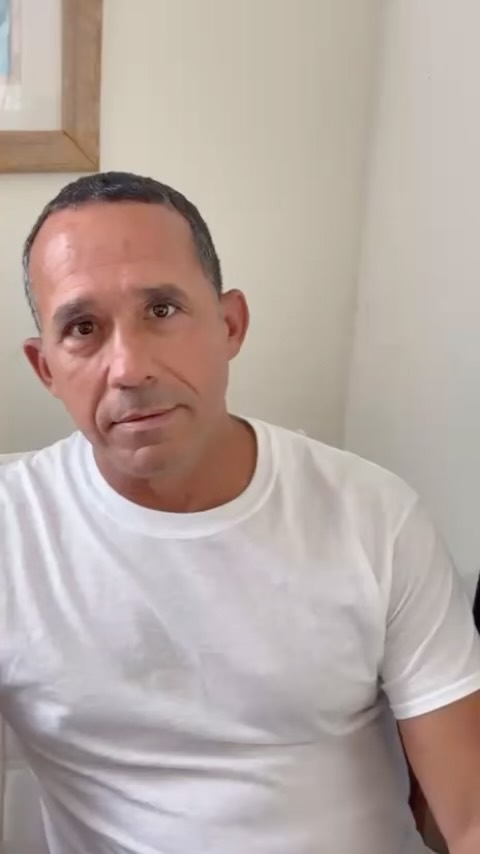 Adriel!
Un grande que se animó a pelear por su vida. Y terminó el programa y lo recibimos. Es un día a la vez. Solo por hoy. Si tienes problemas con drogas o algún ser querido los tiene llámanos que podemos ayudar. Y queremos ayudar! Es nuestra gente y nuestro tiempo. Y vamos a dar la buena batalla. Vamos que se puede! Grande Hermano! #homeless #endinghomelessness #hermanosdelacalle #housingfirst #invisiblepeople #recovery