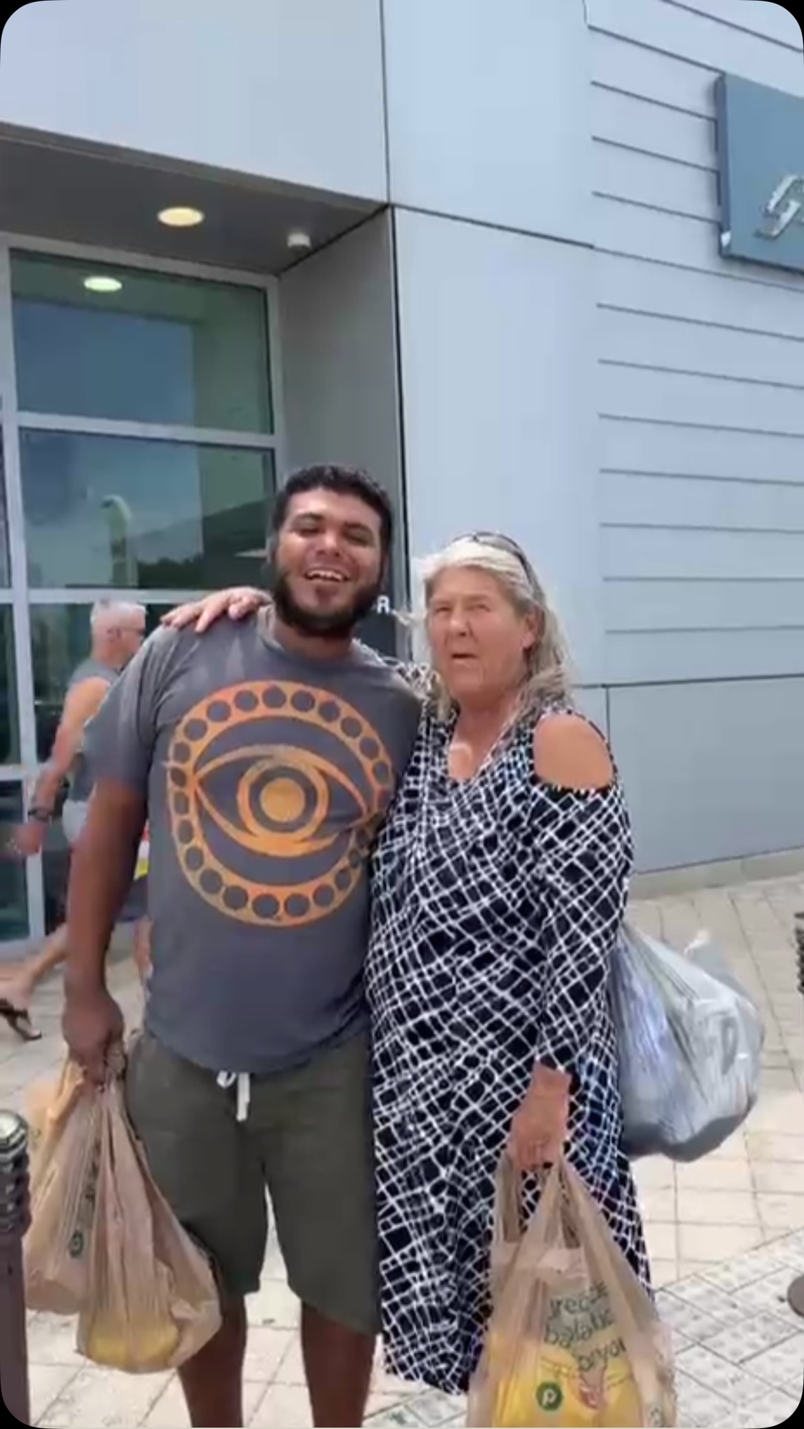 Pierre and Rebecca, we are reuniting them with their family. Always our first call is Family. And it works! Vamos que se puede! 💪❤️💪❤️#homeless