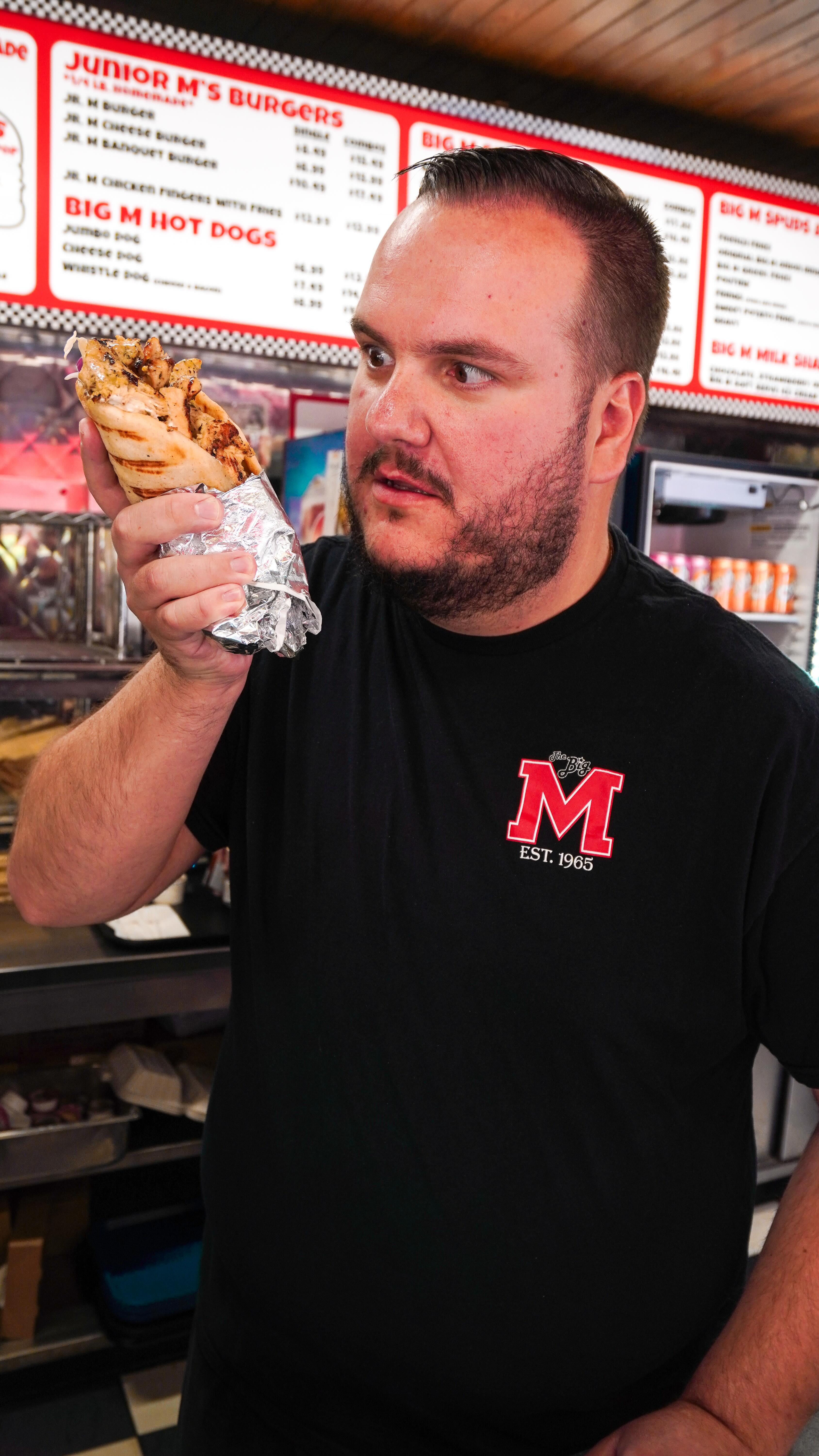 Fresh, never frozen chicken, seasoned to perfection and served in a generous portion. Can it get any better? Actually, yes. Our house-made tzatziki is bursting with authentic flavour. Just like youโd find in the streets of Santorini ๐ฌ๐ท
#bigmdrivein #tododurhamregion #burgerlover #pickeringfood #burger #chickensouvlaki #pickeringfood #greekfood