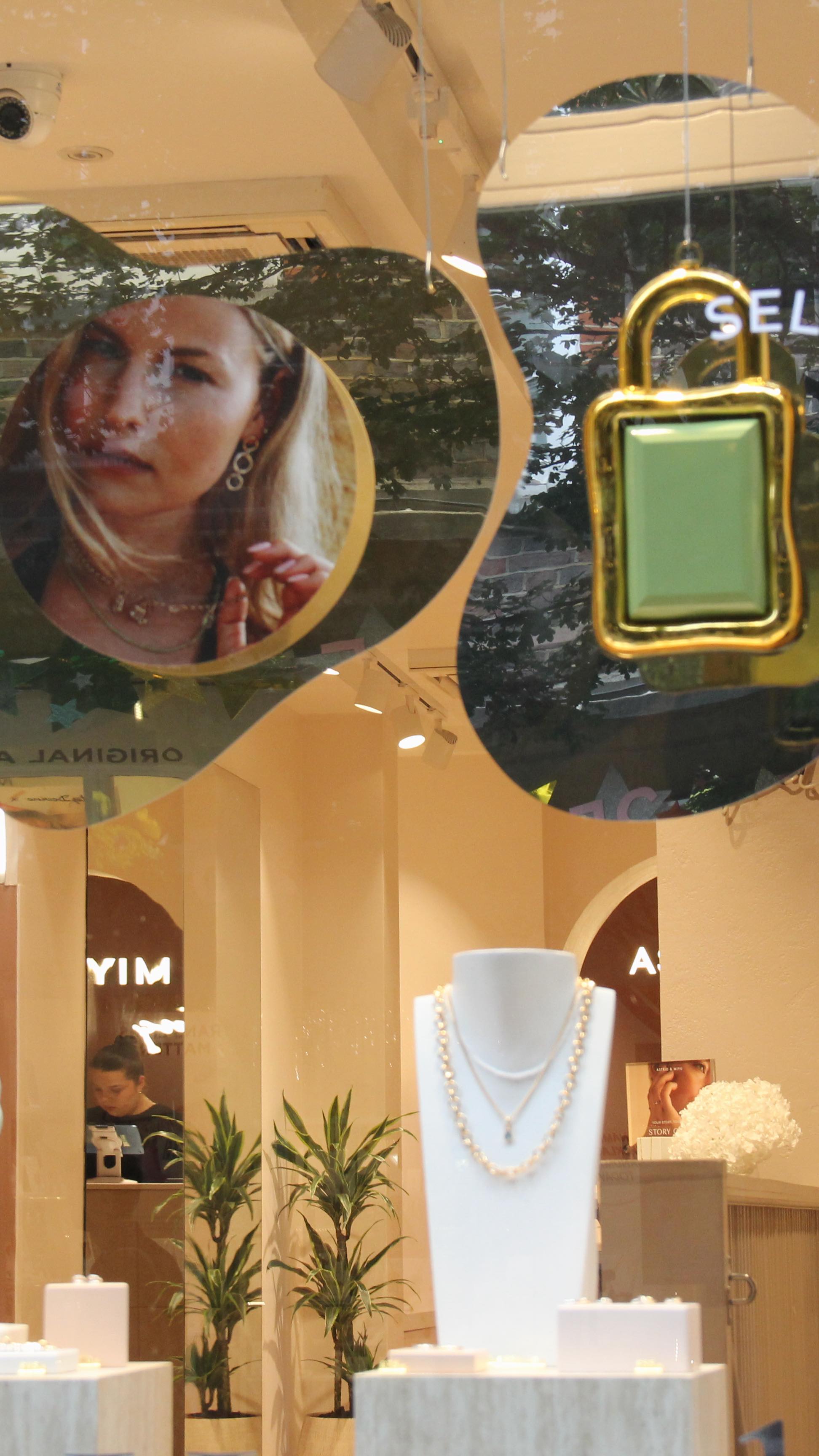 ✨ Charms, chrome, and a ittle Styo sparkle
We teamed up with Astrd&Miyu to roll out their Charms&Personalisation campaign windows.
Floating silver and gold chrome panels bring the shine, while 3D-printed charms hover in front, catching light and attention with every step post. The campaign imagery is raised and mounted onto gold chrome for that extra pop — because subtle just isn’t our style.
Crafted with detail, suspended with care, and designed to stop people in their tracks.
#stylo #astridandmiyu #retaildesign #windowdisplay