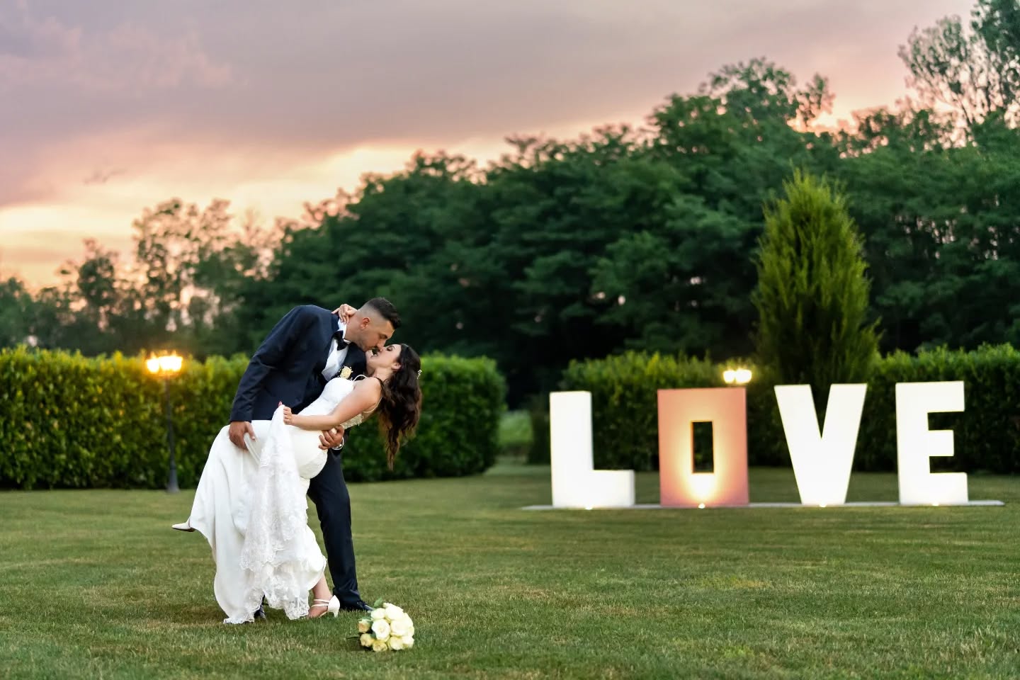 Il matrimonio di Serena & Alessandro ė stato pura magia!
Circondati dal tramonto, tra commozione degli invitati e momenti indimenticabili ❤️
@serena____99
#StudioFotografico #Stilfoto #Wedding #lombardia
#LoveStory #WeddingVibes #PerSempre
#matrimonio #fotografomatrimonio #studiofotografico #weddingfilm #weddingphotography #weddingday #love #emotions #StilfotoWedding #SommaLombardo #party #sposi #weddingday #portraitphotography #StilfotoWedding #weddingPhotographer #italianwedding @matrimoniocom