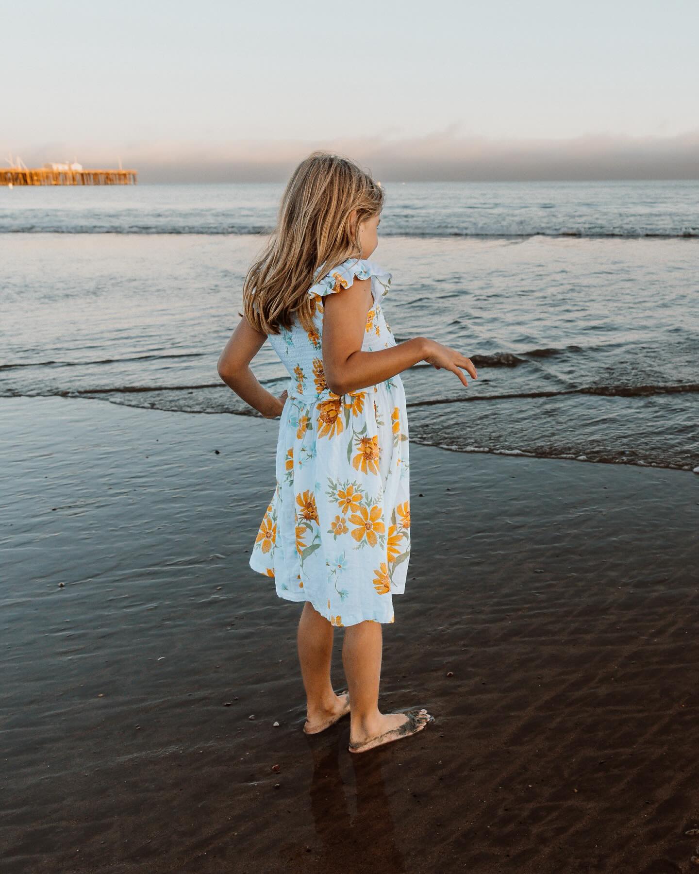 The sweetest family session, these two girls gave me a sweet glimpse back at my childhood with my own sister. 💕