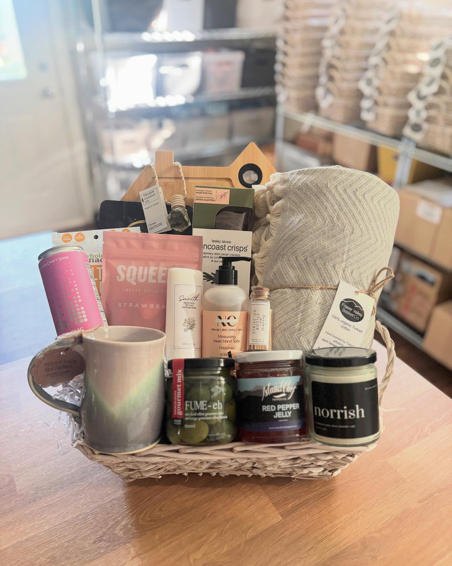 Head to the #BerryFest in Abbotsford today and stop by @chana.riley’s booth to enter the raffle for a chance to win this beautiful basket filled with local BC goodies! You don’t want to miss it!
Big thanks to @chana.riley for her continued support and for including Fraser Valley Basket Co. in this fun event.
@downtownabbotsford
@tourismabbotsford
#AbbotsfordEvents #BerryFest2025 #SupportLocalBC #FraserValleyBasketCo #GiftWithHeart #LocalLove #ShopLocalBC #AbbotsfordBC #BCMade #CommunityVibes #RaffleGiveaway #ArtisanGifts #LocallySourced