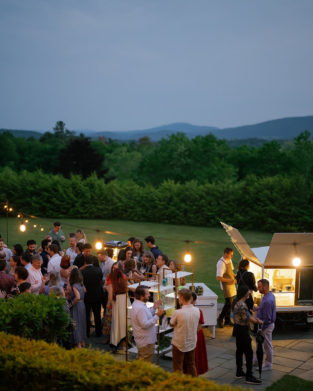 So much goes into planning the perfect Berkshire event! Whether it's a welcome party for a wedding weekend, a day-after brunch, or another special outdoor celebration, there are lots of details and choices to consider.
Our mobile bar service is designed to be an elegant and unique facet of your event, fitting seamlessly into the day's aesthetic. We thoughtfully consider decor, layout, and flow of service, to make your guests' beverage experience one of the most memorable elements of the day...and evening! β¨
venue: @thekembleberkshires
photography: @shukhratkamalovphoto