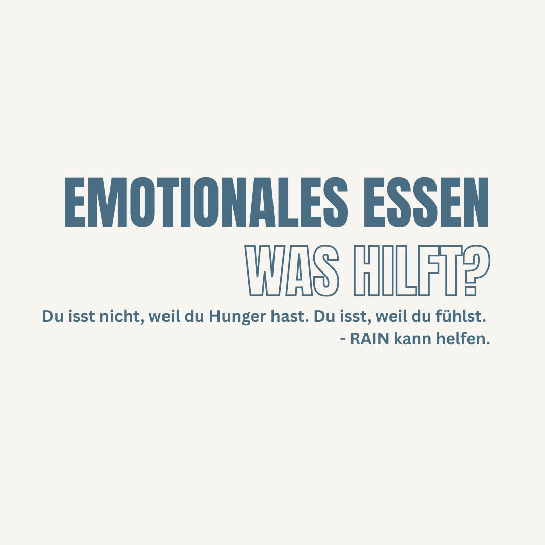 Triggerwarnung: gestörtes Essverhalten/ emotionales Essen
Du greifst zur Schokolade oder zu Chips - nicht, weil du Hunger hast.
Sondern weil du innerlich leer bist.
Überfordert.
Getriggert.
Oder einfach nur müde vom Tag.
Du isst, weil du fühlst.
✨ Emotionales Essen ist kein Kontrollverlust - es ist Selbstschutz.
🧠 Über 60 % der Essanfälle haben keine körperliche Ursache.
Sondern emotionale.
👉 Was du brauchst, ist kein neuer Diätplan.
Du brauchst ein neuer Umgang mit dir selbst.
💛 Die RAIN-Methode kann ein erster Schritt sein:
🔹 R - Recognize
Du kommst nach Hause. Streit mit dem Partner, Chaos mit den Kindern, ein voller Arbeitstag.
Und da ist er - der Griff zum Nutellalöffel.
🧠 Erkenne: „Ich bin gerade überfordert. Das hier ist kein Hunger.“
🔹 A - Allow
Du willst dich nicht ablenken oder verurteilen.
Du atmest. Du lässt zu, dass da gerade Wut ist. Oder Traurigkeit.
🧠 Erlauben: „Dieses Gefühl darf da sein.“
🔹 I - Investigate
Was brauche ich wirklich?
Zuwendung? Ruhe? Ein Gespräch?
🧠 Frage: „Was fehlt mir - was versuche ich mit Essen zu kompensieren?“
🔹 N - Nurture
Du legst dich 10 Minuten hin. Schreibst deine Gedanken auf. Rufst eine Freundin an.
🧠 Nähren: „Ich halte mich – nicht das Essen.“
📌 Beispiel aus meinem Coaching:
Eine Klientin isst ständig Chips, abends auf dem Sofa, nach stressigen Tagen.
Mit RAIN lernte sie zu bemerken:
„Ich will nicht knusprig-salzig, ich will Ruhe. Und Anerkennung.“
Heute nimmt sie ein Bad. Schreibt. Oder sagt laut: „Ich bin gerade müde, ich brauch eine Pause.“
💬 Hast du emotionales Essen schon mal erlebt?
👉 Schreib „RAIN“ in die Kommentare, wenn du mehr Tools wie dieses willst.
📣 In der MRC Academy lernst du genau das - wie du wieder lernst, dich zu spüren. --> im August geht sie online!!!!
Ohne Scham. Ohne Druck.
Nur du - in Verbindung mit deinem Körper.
Bitte beachte, dass solche Posts und Captions immer nur die Spitze des Eisberges sind! Das ist ein sehr komplexes Thema und braucht mehr Aufmerksamkeit, mehr Aufklärung!
In meiner Bio findest du den Link zum 1:1 Coaching
#mrcacademy #emotionaleseessen #rainmethode #frauenessenanders #coachingfürfrauen #intuitivessen#frauengesundheit