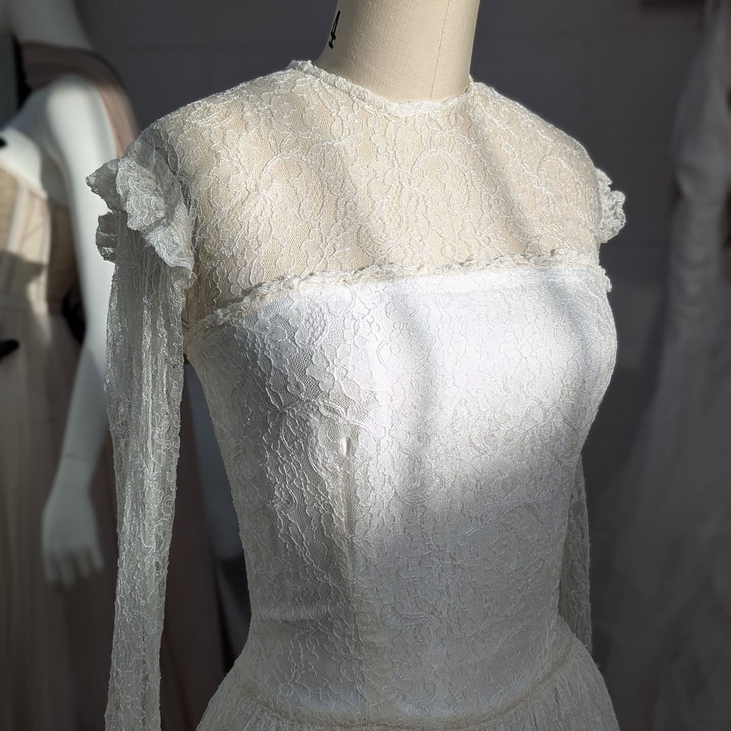 A glimpse into bridal history 🤍
This original 1940s vintage lace wedding dress is all delicate detailing and timeless romance — high neckline, ruffled sleeve details, and the kind of craftsmanship you don’t see often anymore.
An heirloom piece for the bride who values story, texture, and understated elegance.
Would you wear vintage?
#VintageBride #1940sWeddingDress #LaceGown #LoveMeTwice #SustainableBridal #HeirloomGown #AntiqueLace #MelbourneBridal #BridalStorytelling #SlowFashionBride #VintageLover #OldWorldRomance #SomethingOldSomethingNew
