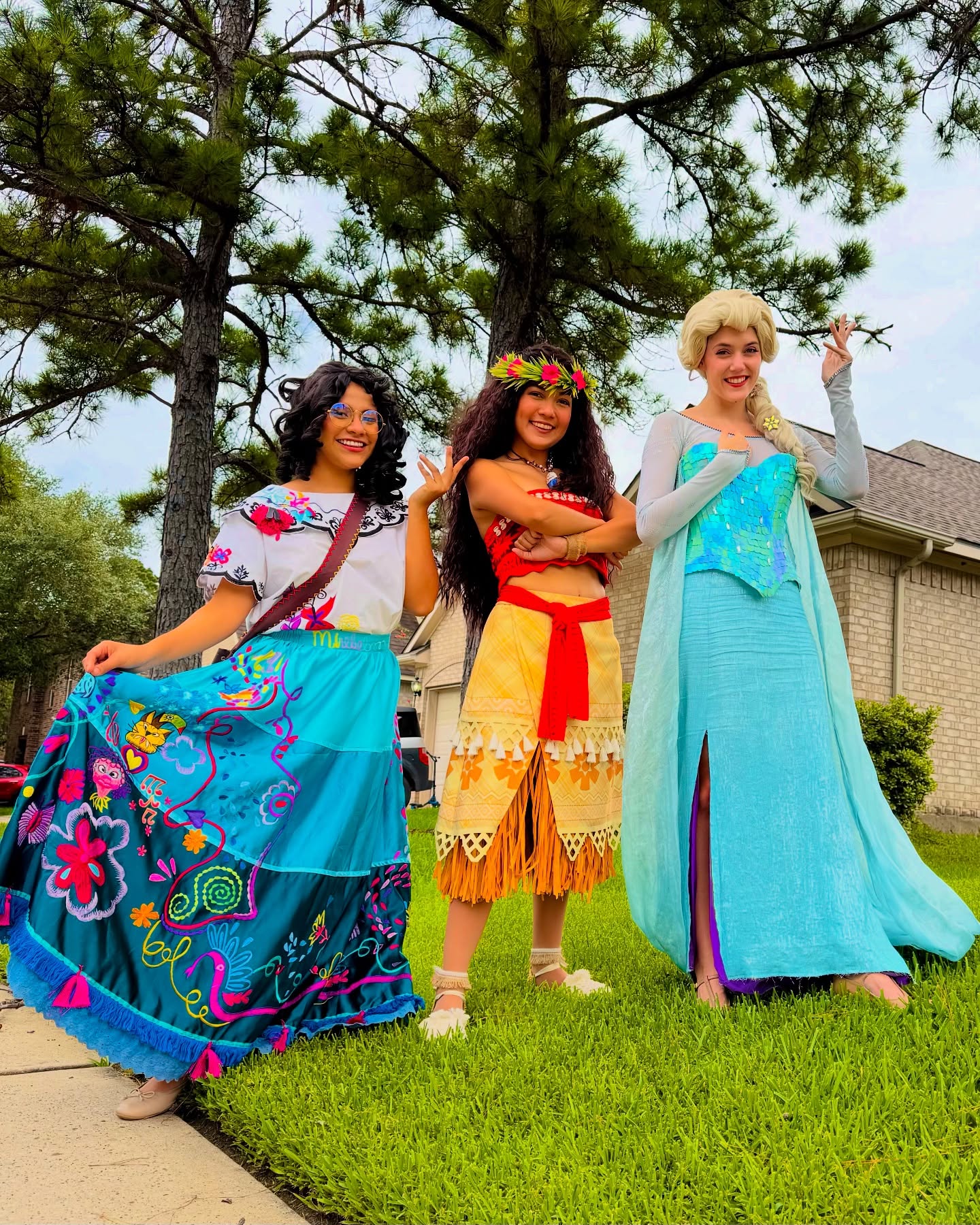 When you can’t decide on a party theme… 😂
You can’t go wrong with these 3 fun characters! 🦋🏝️❄️
.
.
.
#fairestofallparties #houstonprincessparty #houstonkidsparty #houstonpartyplanner #houstoncharacters #houstonmoms #houstonkids #houstonmomblogger #mirabelmadrigal #moana #elsa